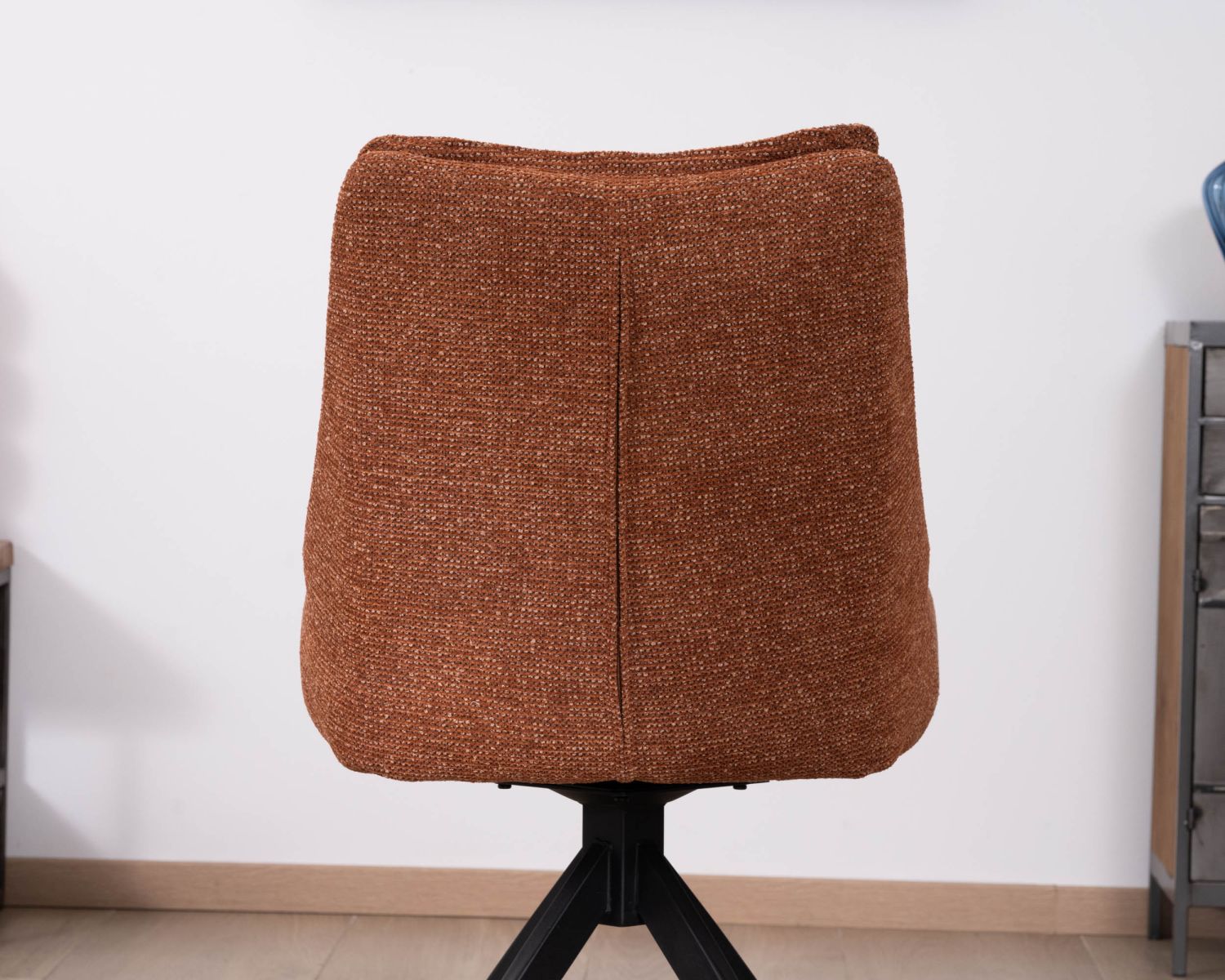 Lot de 2 chaises contemporaines en tissu terracotta "Webber" pied pivotant noir