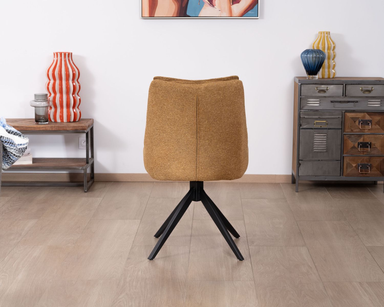 Lot de 2 chaises de repas pivotantes et matelassée en tissu moutarde "Webber"