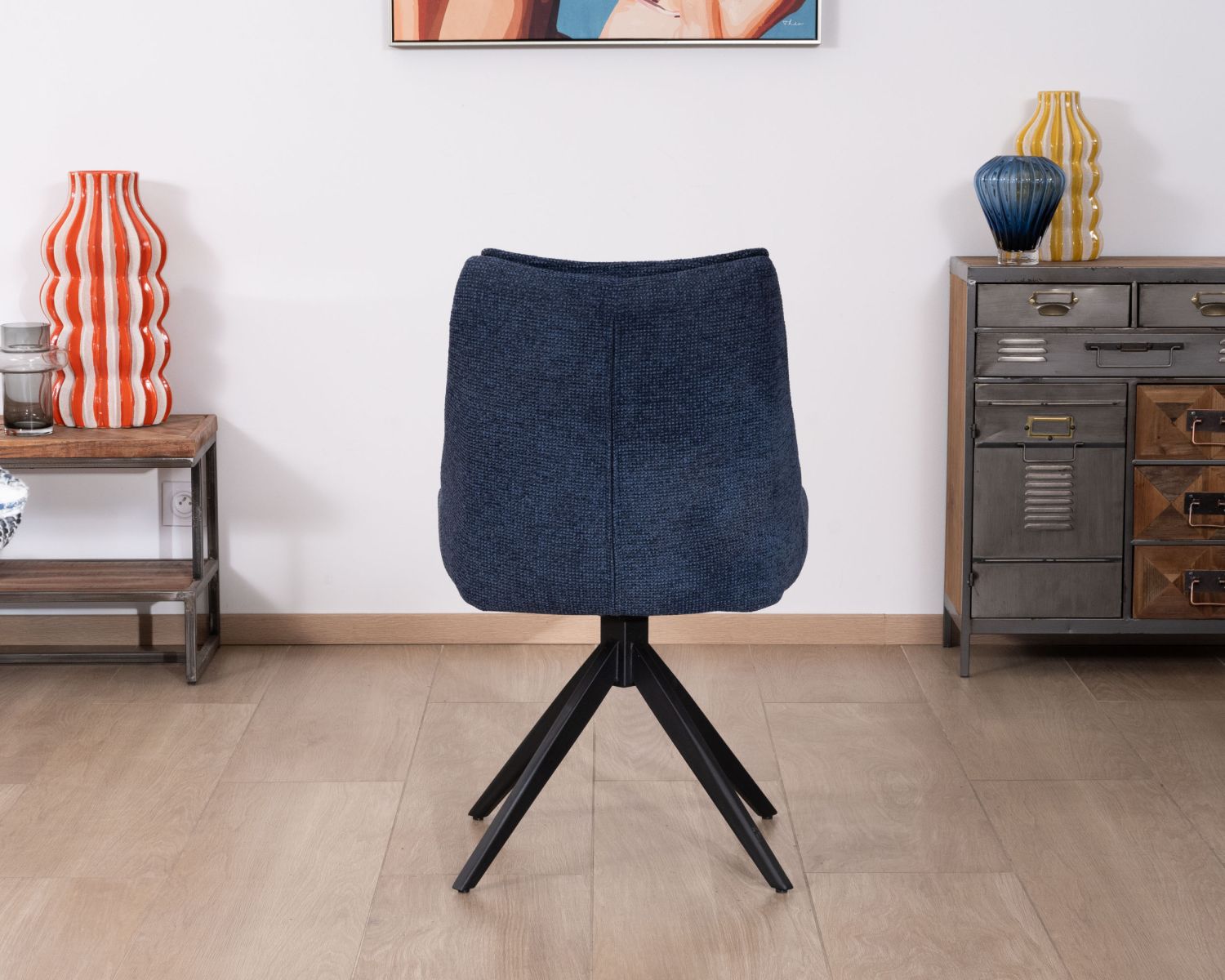 Lot de 2 chaises de repas en tissu bleu nuit "Webber" assise design et pied 4 branches pivotant en métal