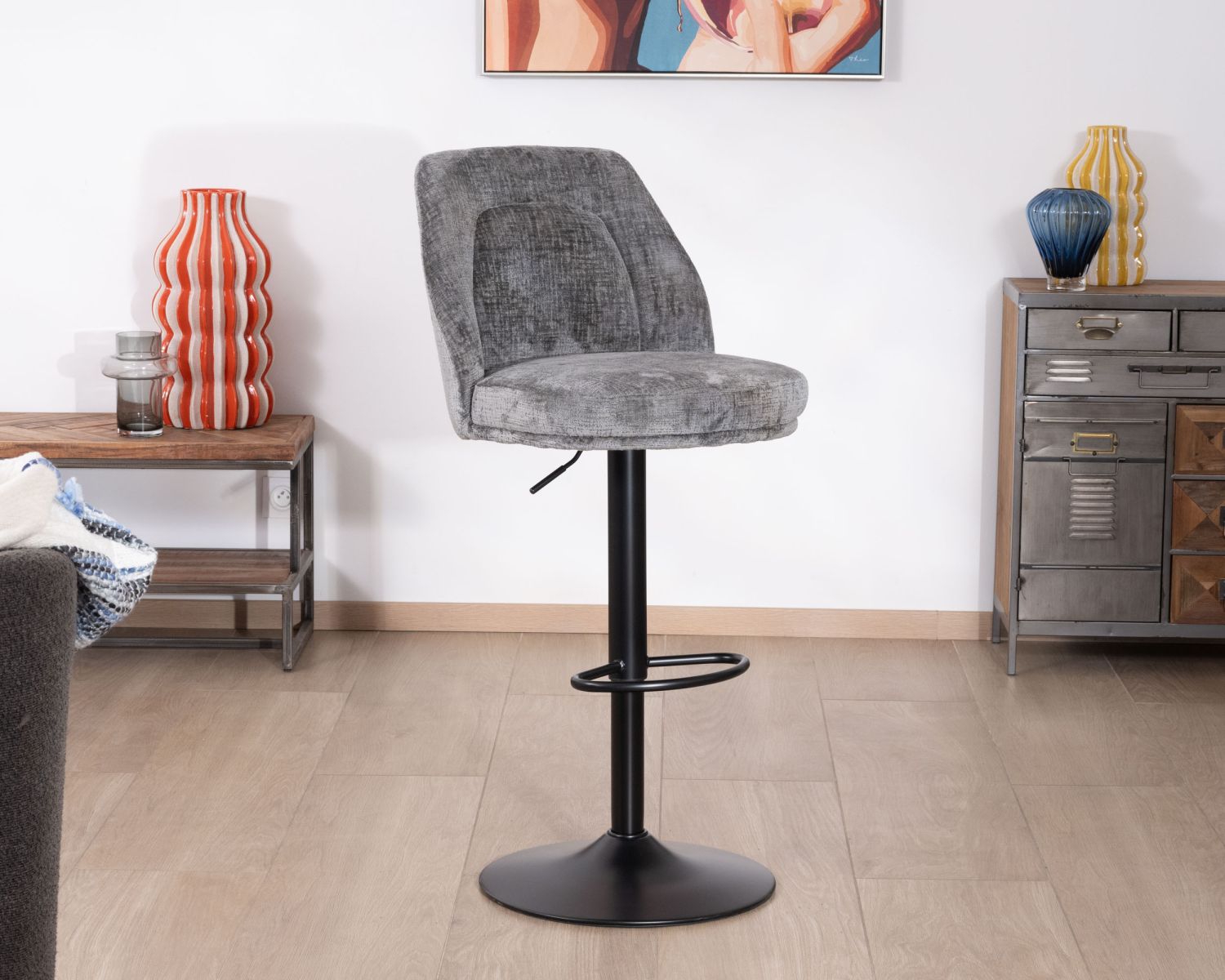 Lot de 2 chaises de bar hauteur réglable en velours gris et pied métal noir "Zoung"