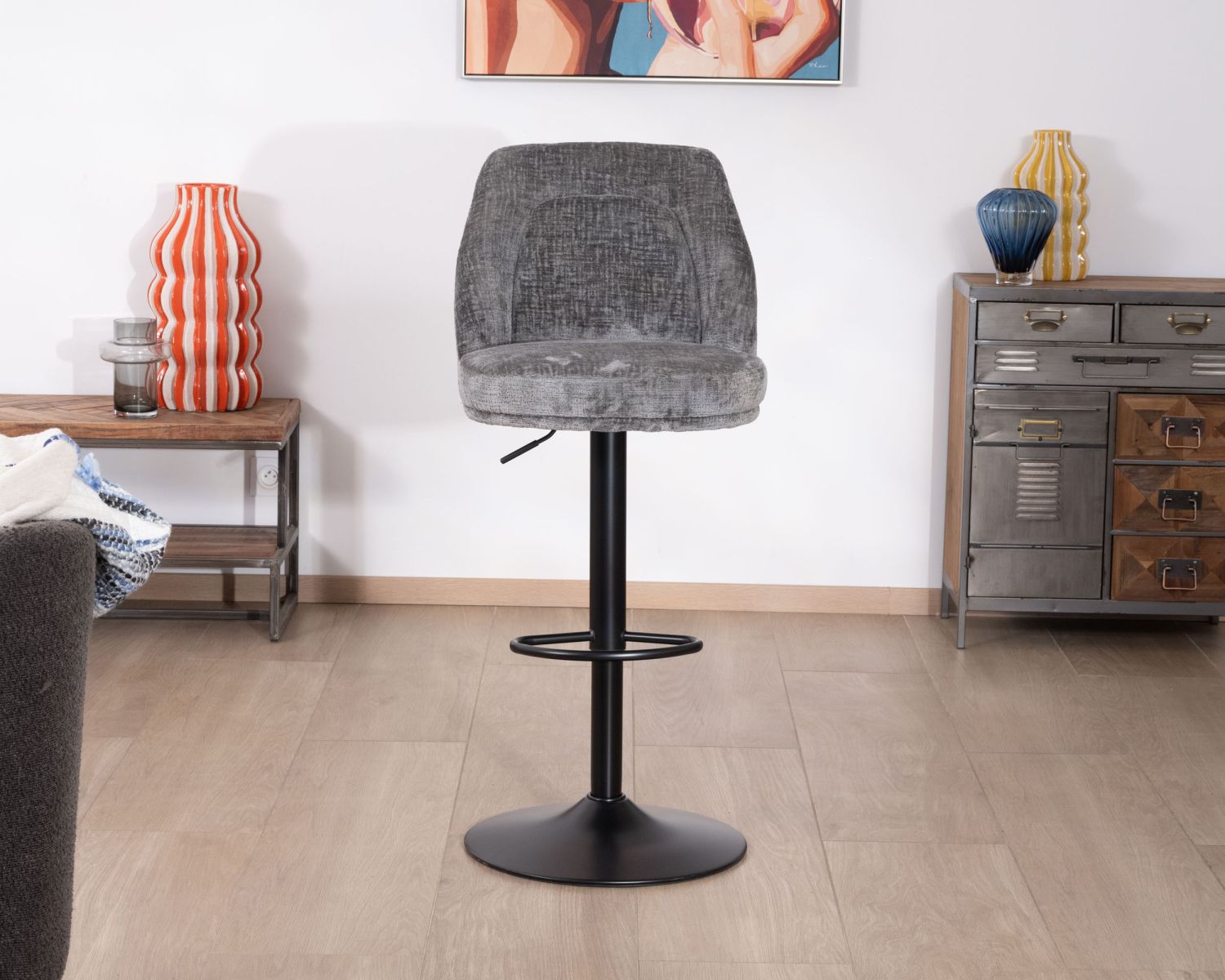 Lot de 2 chaises de bar hauteur réglable en velours gris et pied métal noir "Zoung"