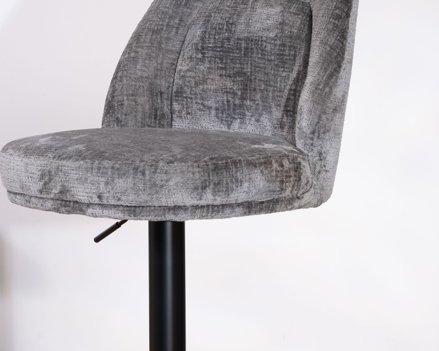 Lot de 2 chaises de bar hauteur réglable en velours gris et pied métal noir "Zoung"