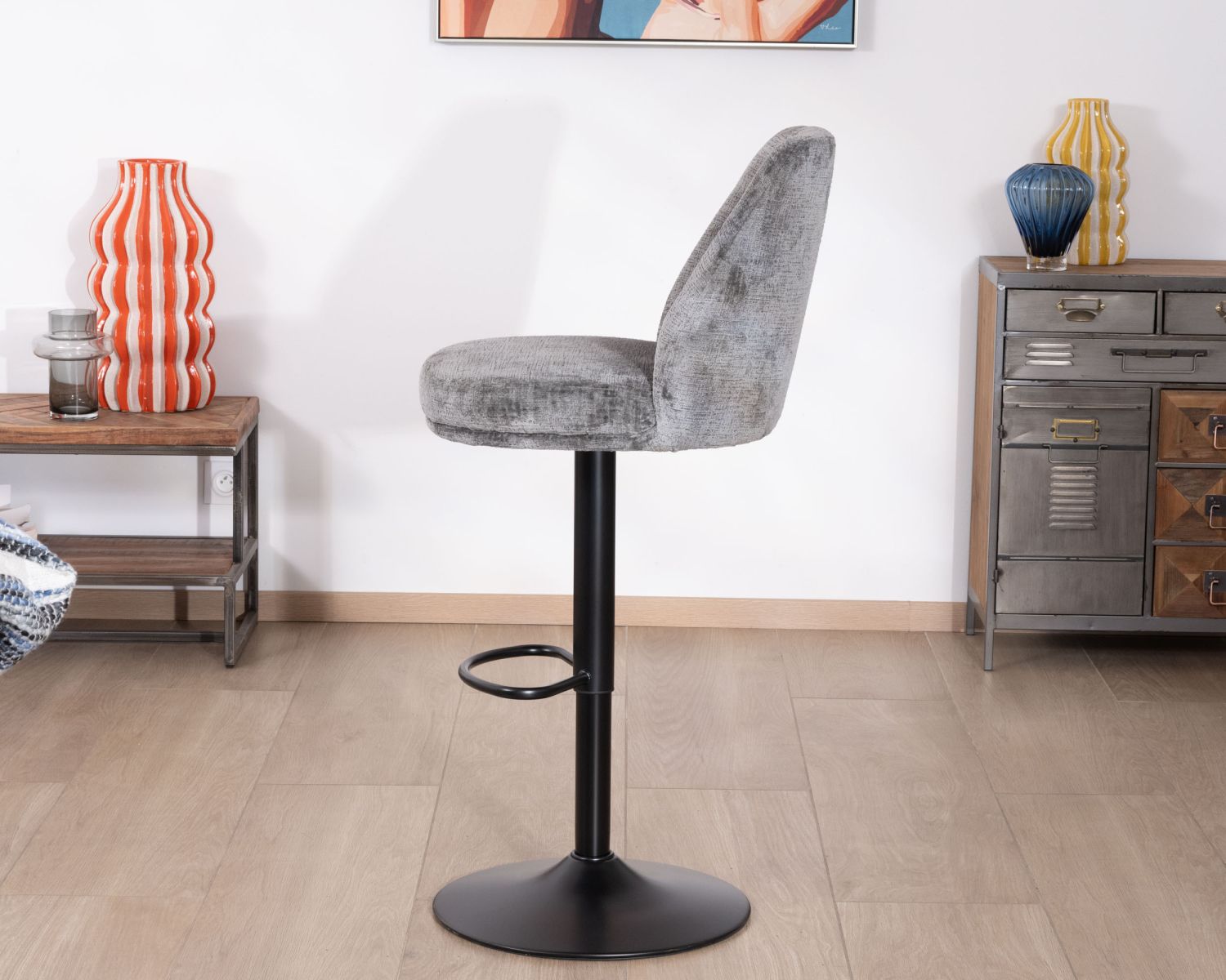 Lot de 2 chaises de bar hauteur réglable en velours gris et pied métal noir "Zoung"