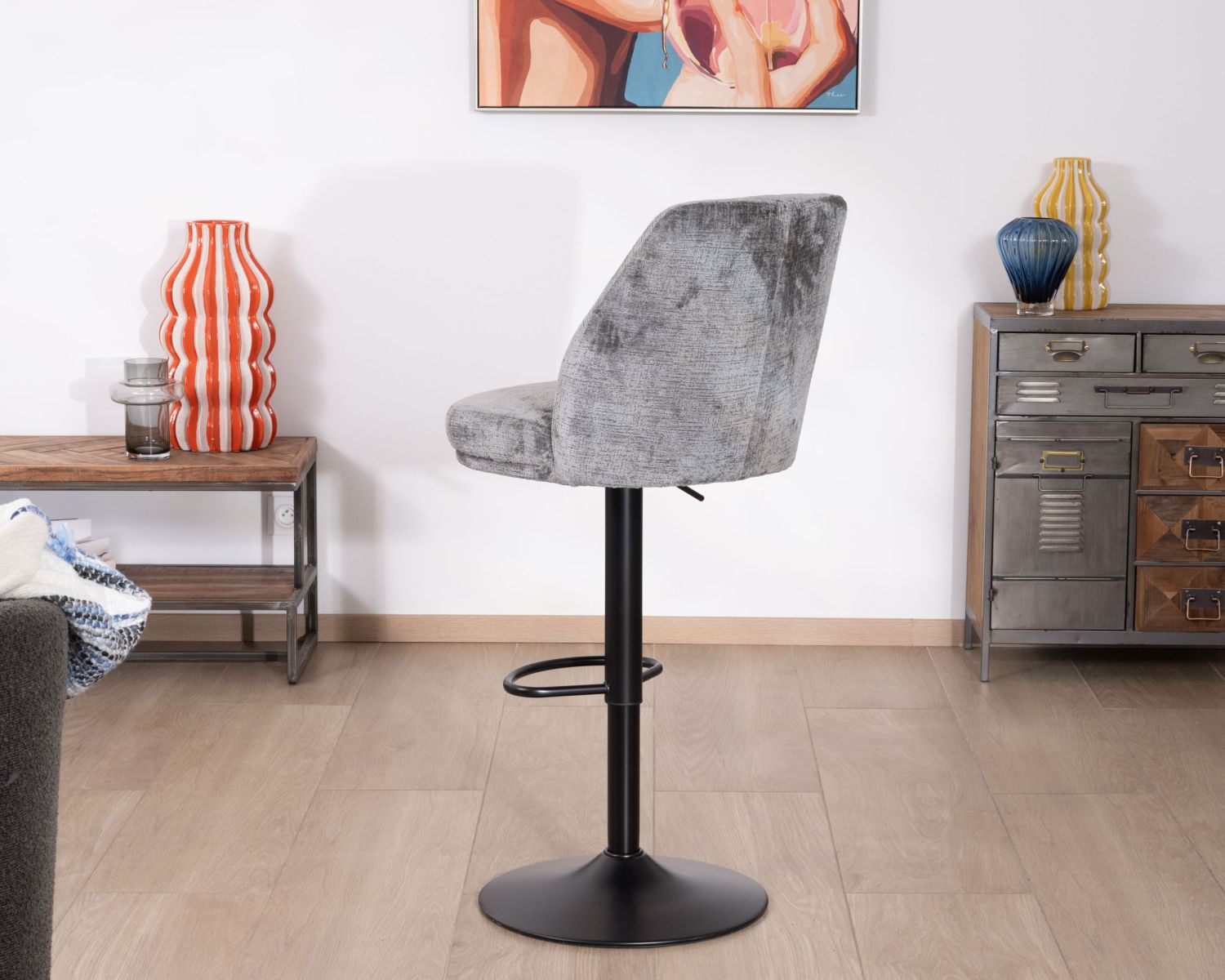 Lot de 2 chaises de bar hauteur réglable en velours gris et pied métal noir "Zoung"