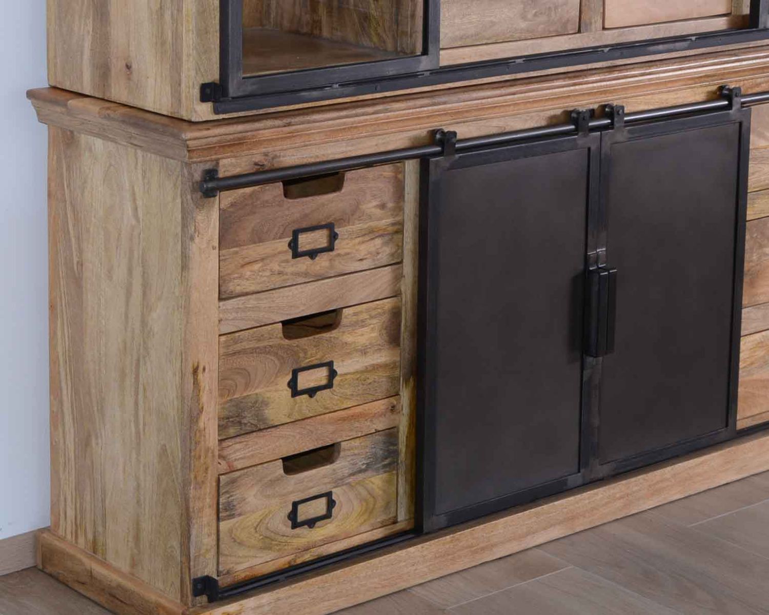 Buffet haut style atelier portes coulissantes métal bois massif "Haden"