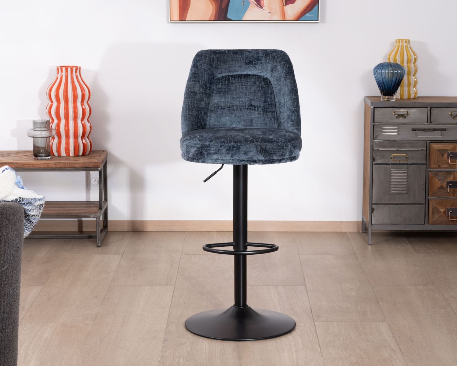 Lot de 2 confortables chaises de bar pivotantes en tissu bleu "Zoung" dossier haut