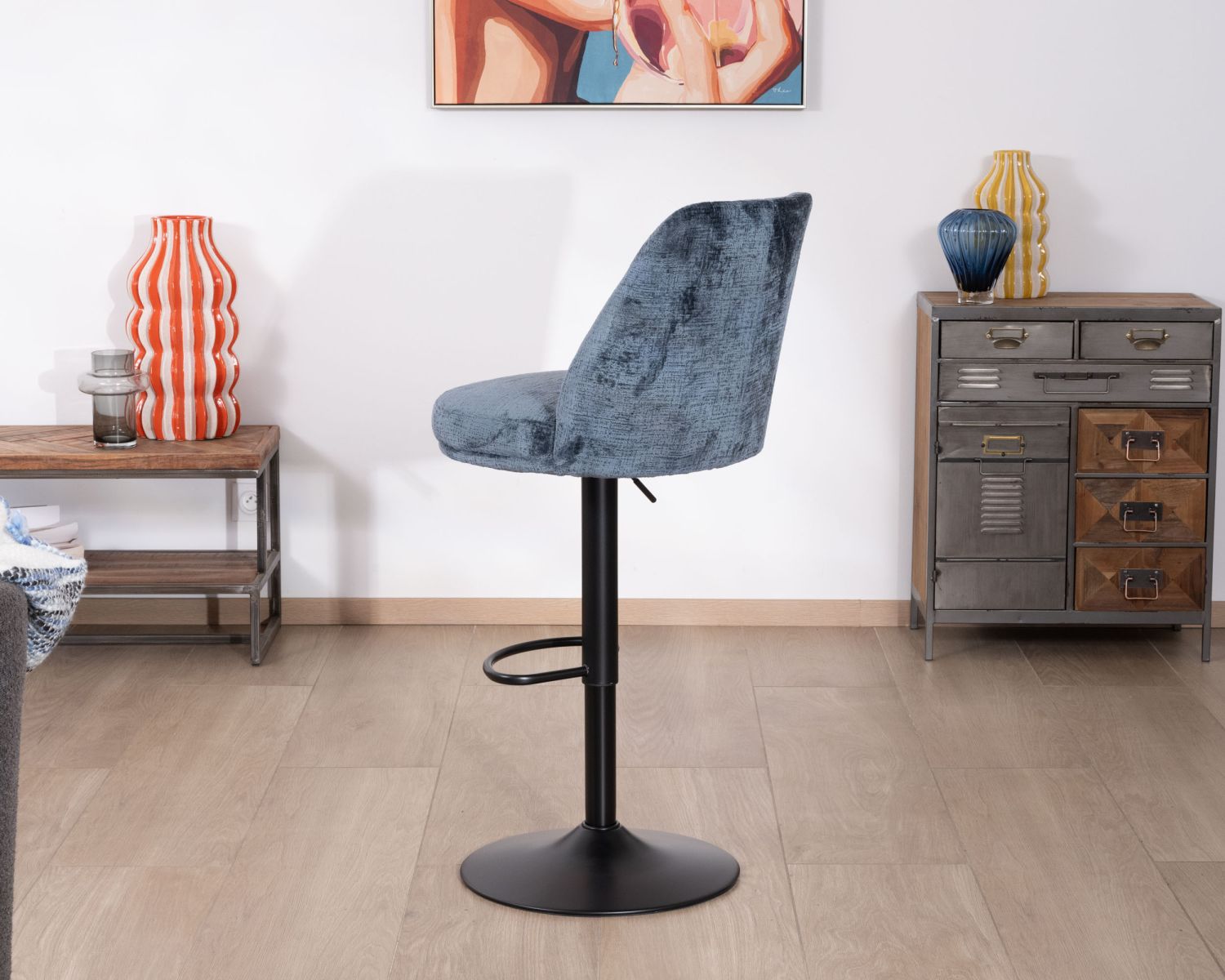 Lot de 2 confortables chaises de bar pivotantes en tissu bleu "Zoung" dossier haut