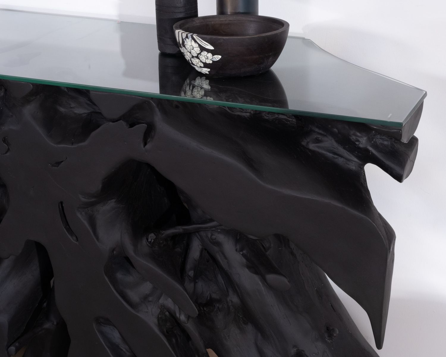 Console 150 cm en racine de teck teintée noir avec plateau verre "Jungle"
