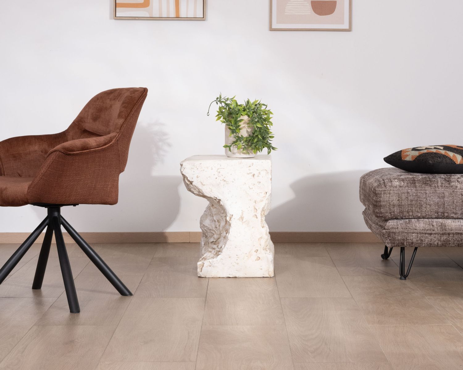 Sellette design minéral naturel "Tinos" en oxyde de magnésium