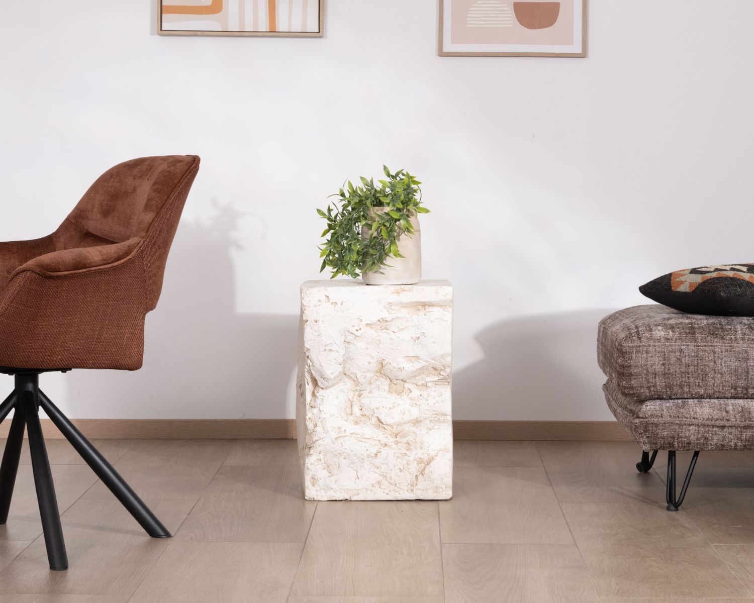 Sellette design minéral naturel "Tinos" en oxyde de magnésium