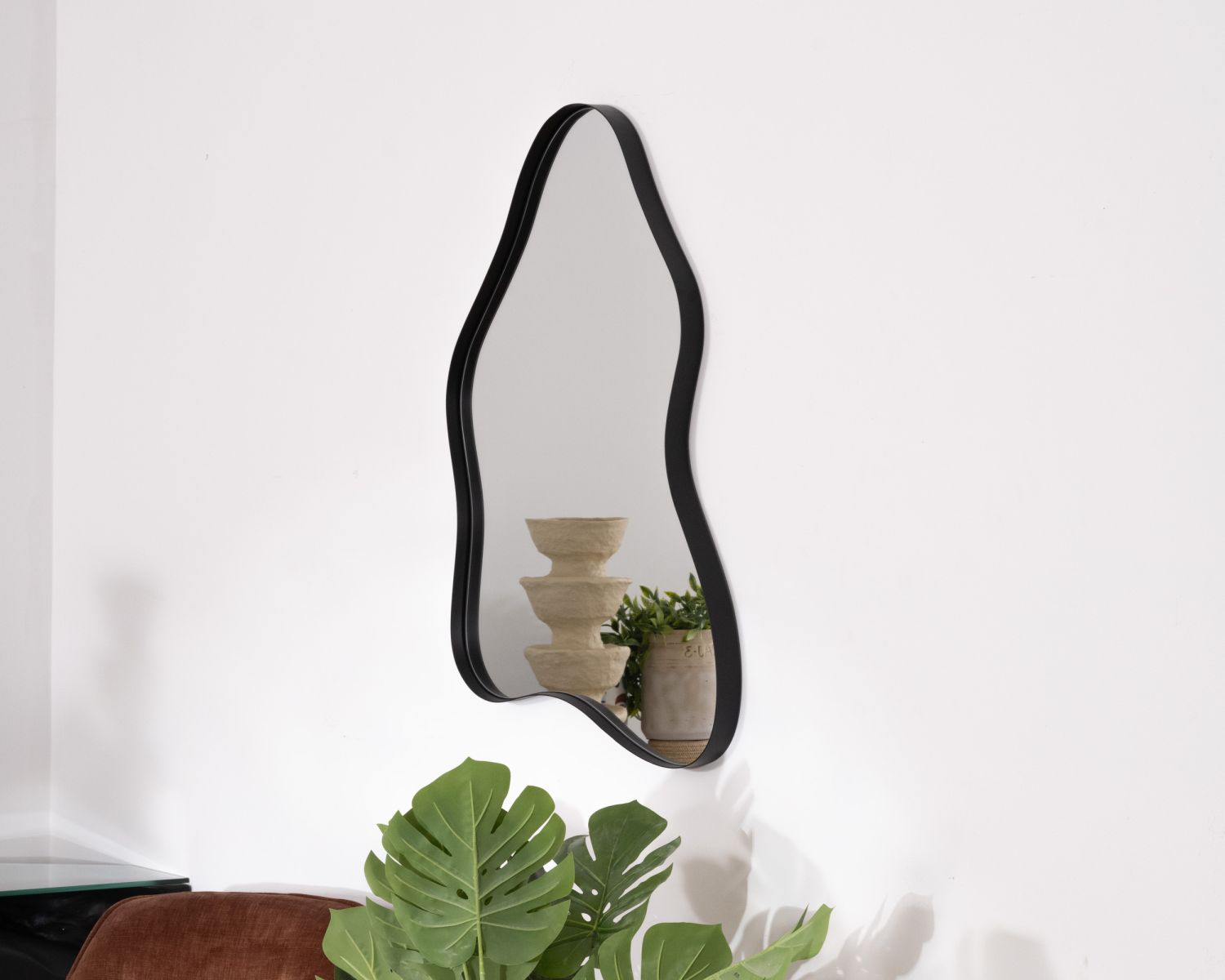 Lot de 2 miroirs forme naturelle avec encadrement en métal noir "Patras"