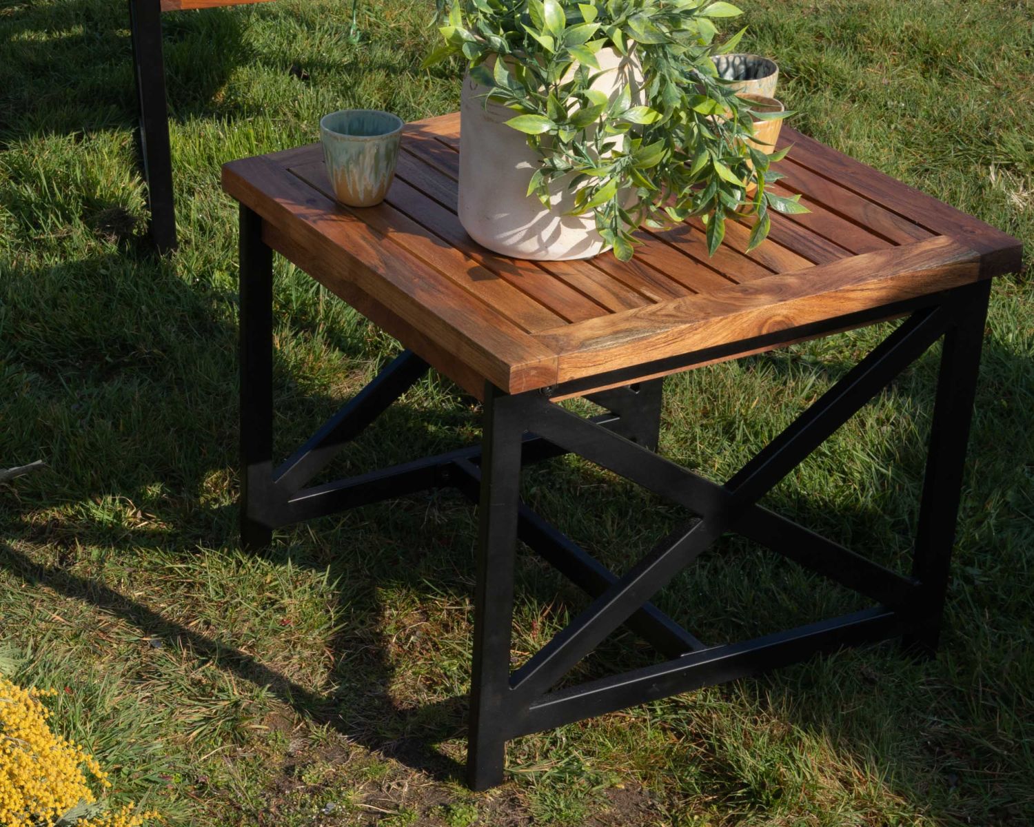 Table d'appoint carrée spécial extérieur en bois et métal "Gardénia" 50x50cm