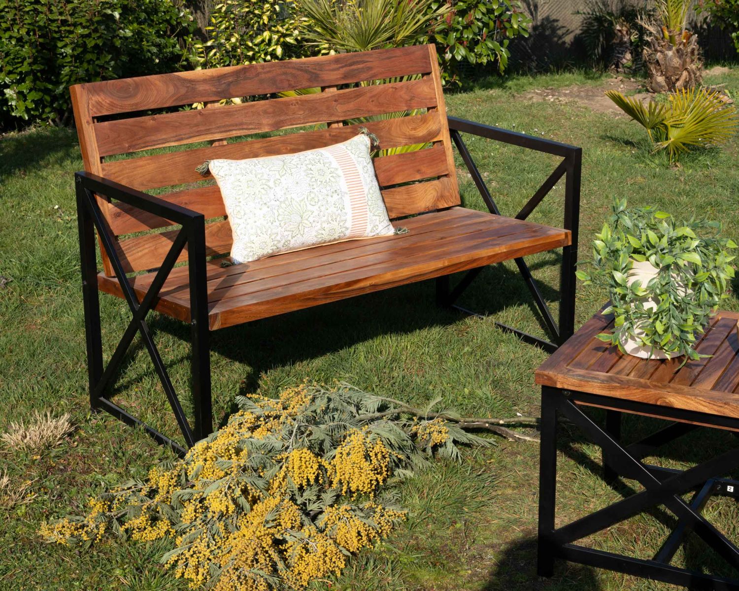 Table d'appoint carrée spécial extérieur en bois et métal "Gardénia" 50x50cm