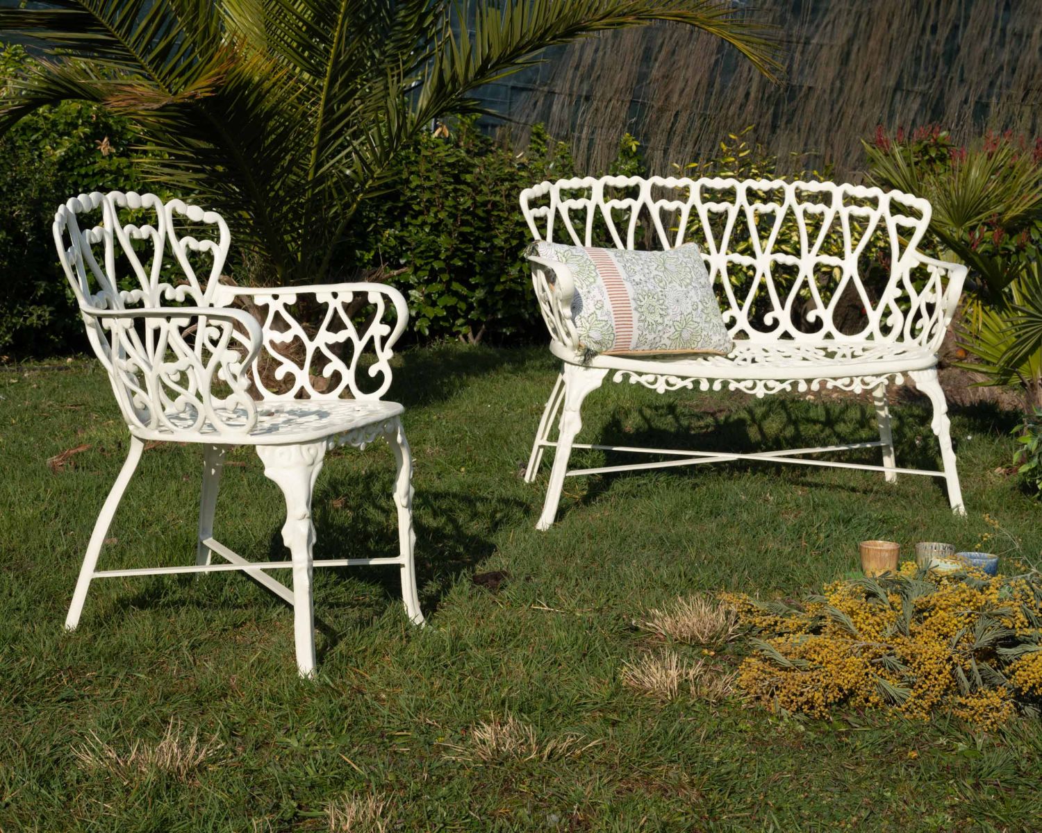Banc de jardin esprit rétro en fonte esprit fer forgé blanc vieilli "Gardénia" 1m