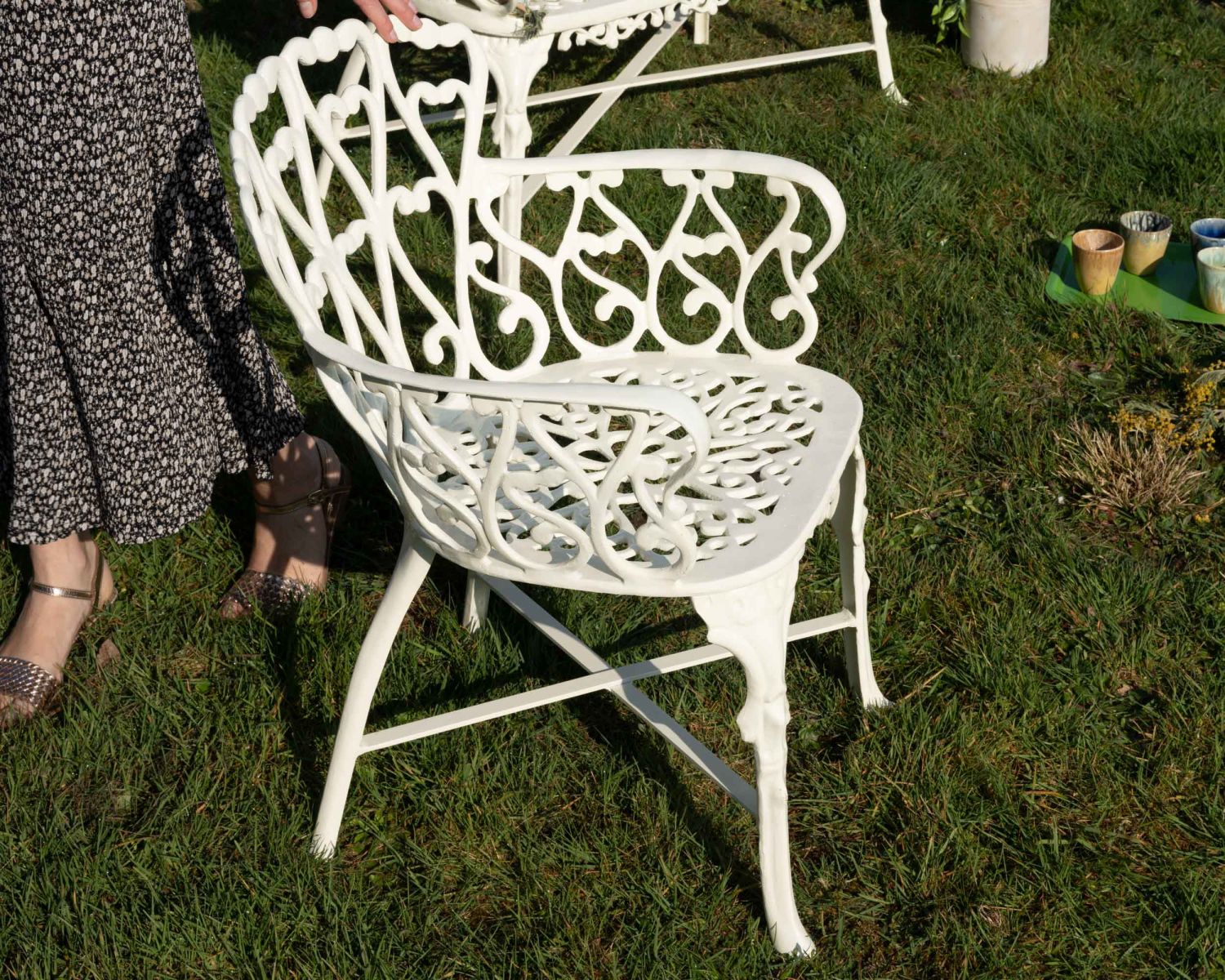Chaise de jardin en fonte aspect fer forgé blanc vieilli "Gardénia"