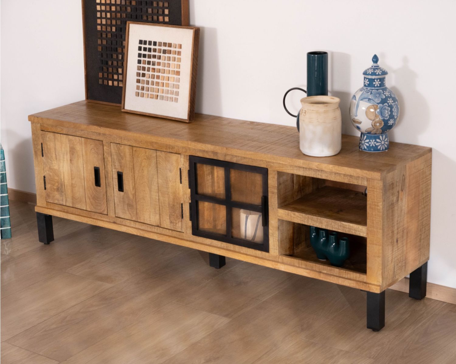 Meuble télé contemporain en manguier massif avec porte vitrée "Manelo" 175 cm