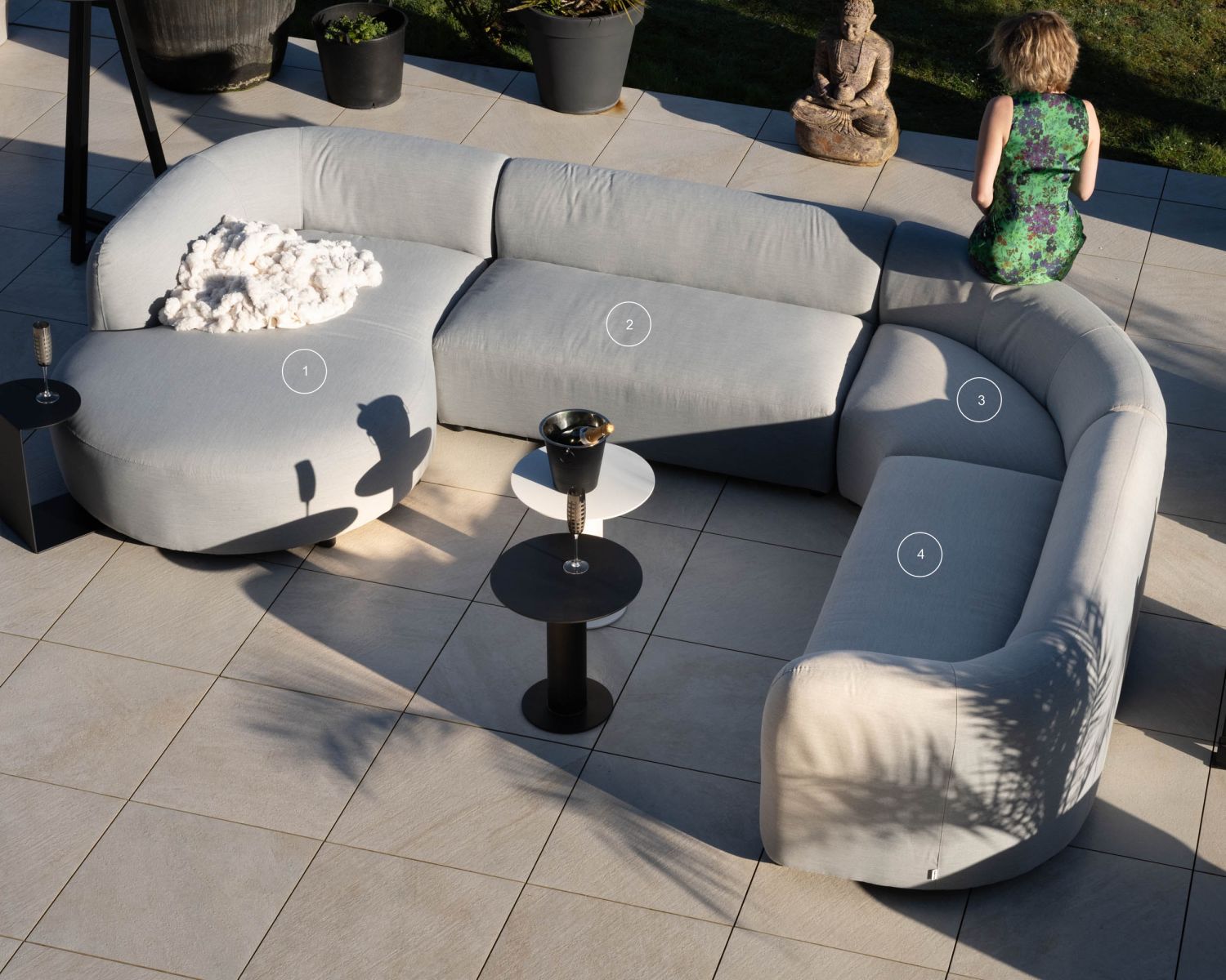 Canapé panoramique modulaire spécial extérieur en tissu gris clair "Kacang"