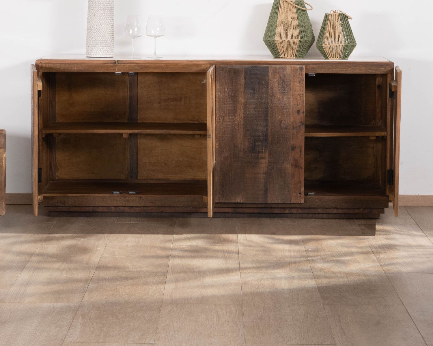 Bahut 4 portes en bois recyclé et plateau marbre blanc "Mood"