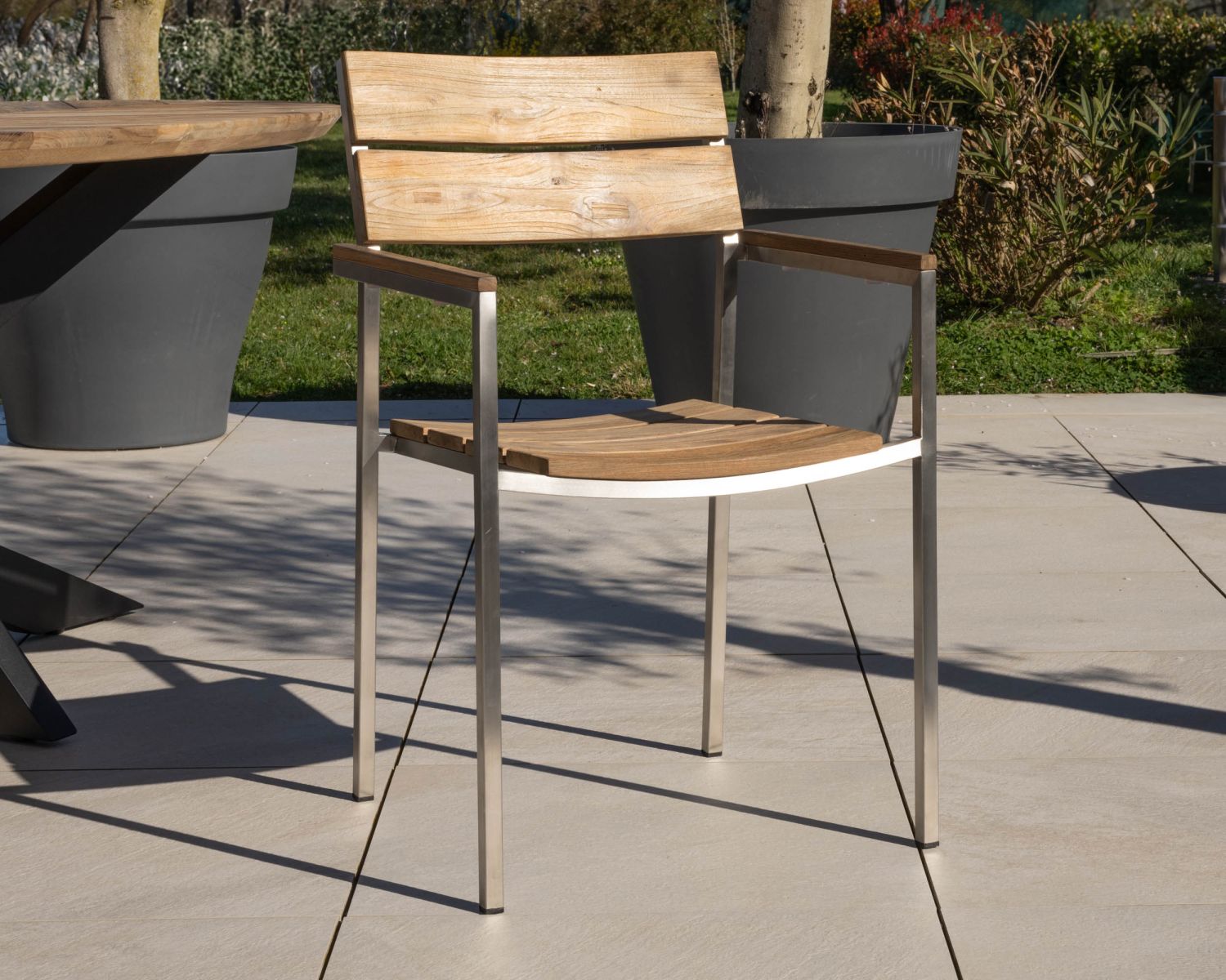 Lot de 4 chaises de jardin empilables en teck et acier inoxydable "Melta"