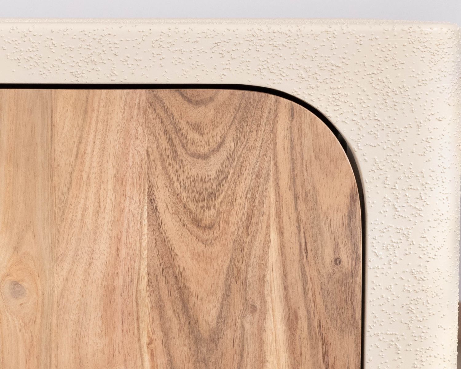 Table basse rectangle avec niche design esprit organique "Miona"