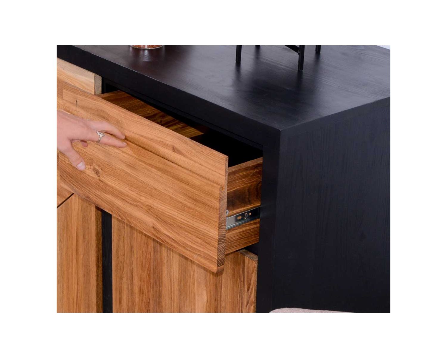 Bahut contemporain bicolore en bois massif 3 portes et 1 tiroir "Flix"