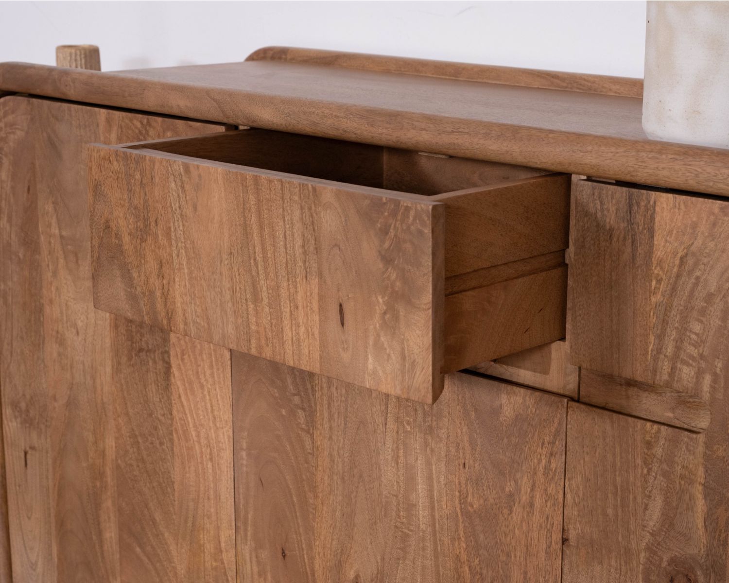 Buffet style néo-vintage 3 portes en manguier massif "Spelano" 140 cm