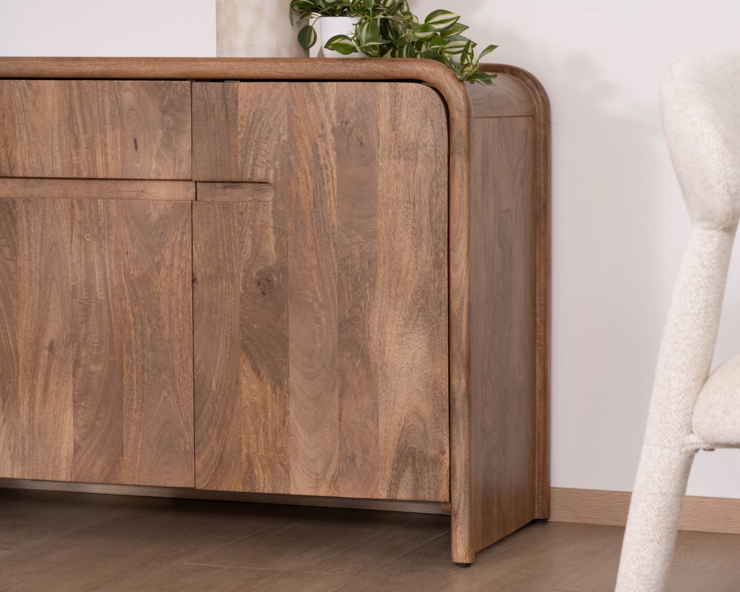 Buffet style néo-vintage 3 portes en manguier massif "Spelano" 140 cm