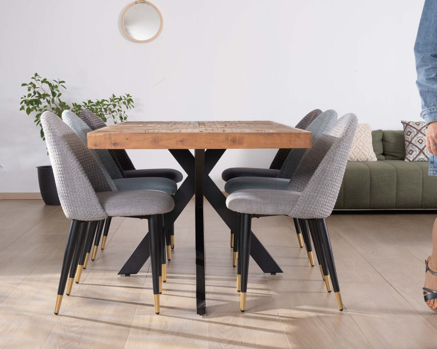 Lot de 2 chaises en tissu gris et pieds métal laqué noir "Vermont"