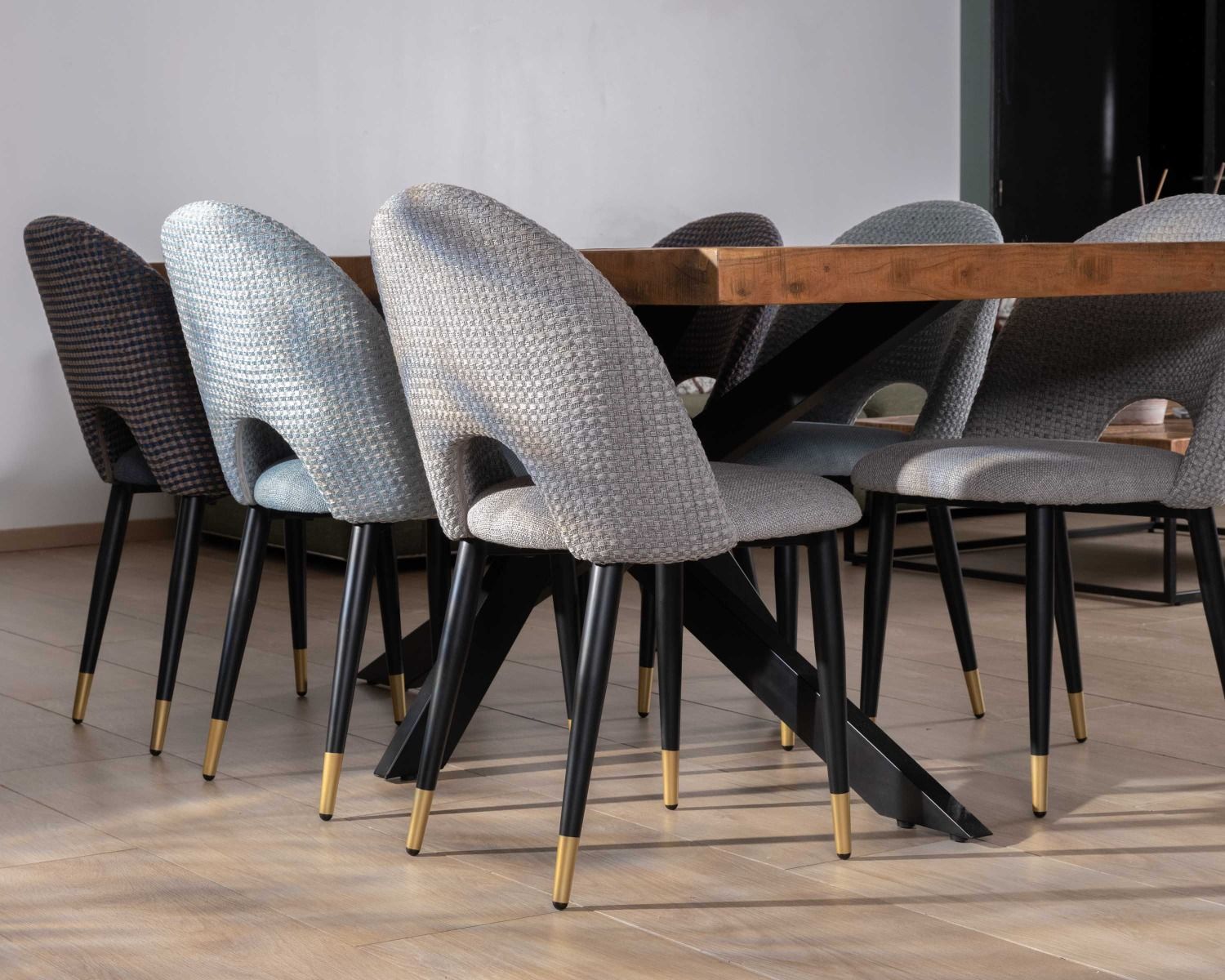 Lot de 2 chaises en tissu bleu clair et pieds métal laqué noir "Vermont"
