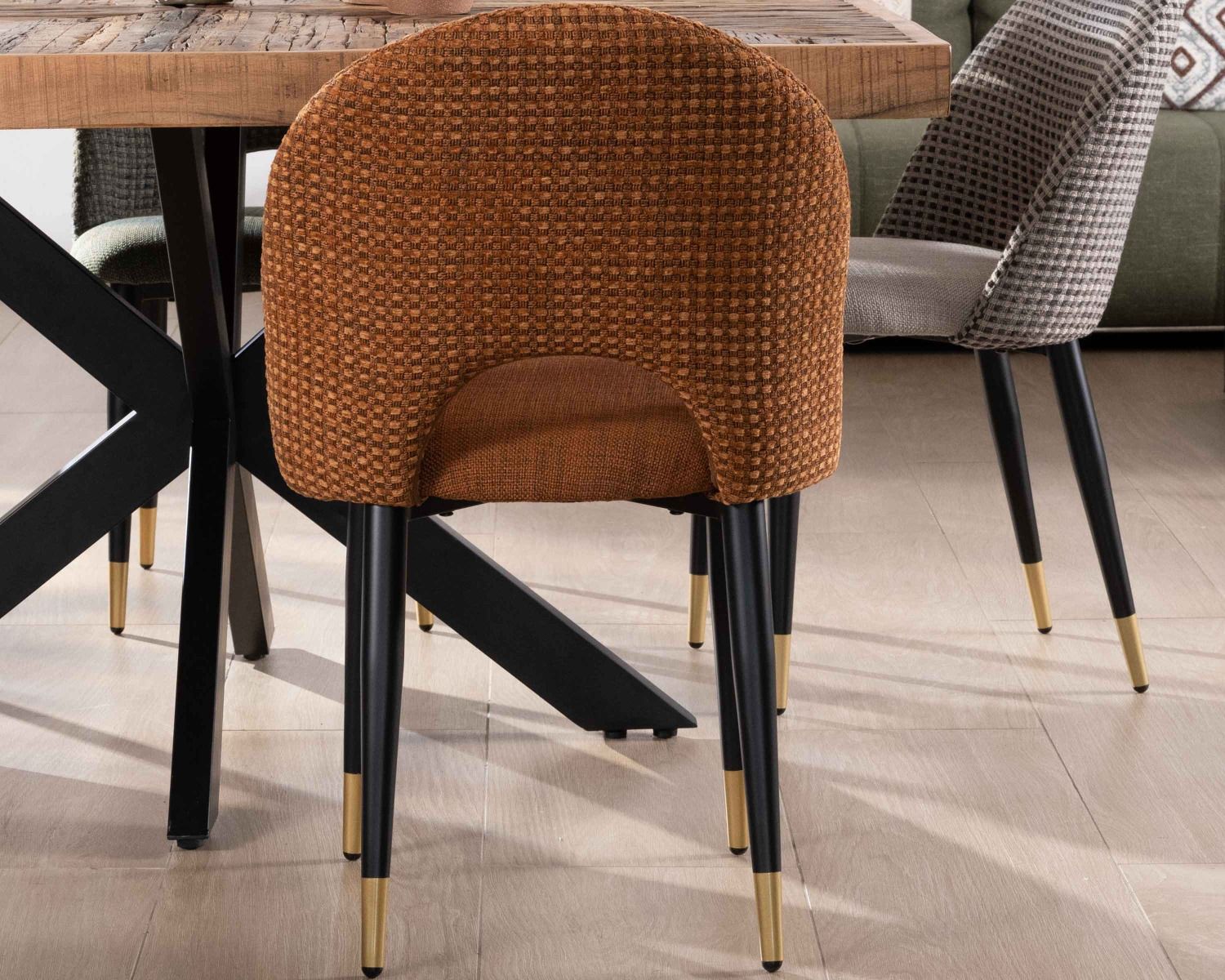 Lot de 2 chaises en tissu rouille et pieds métal laqué noir "Vermont"