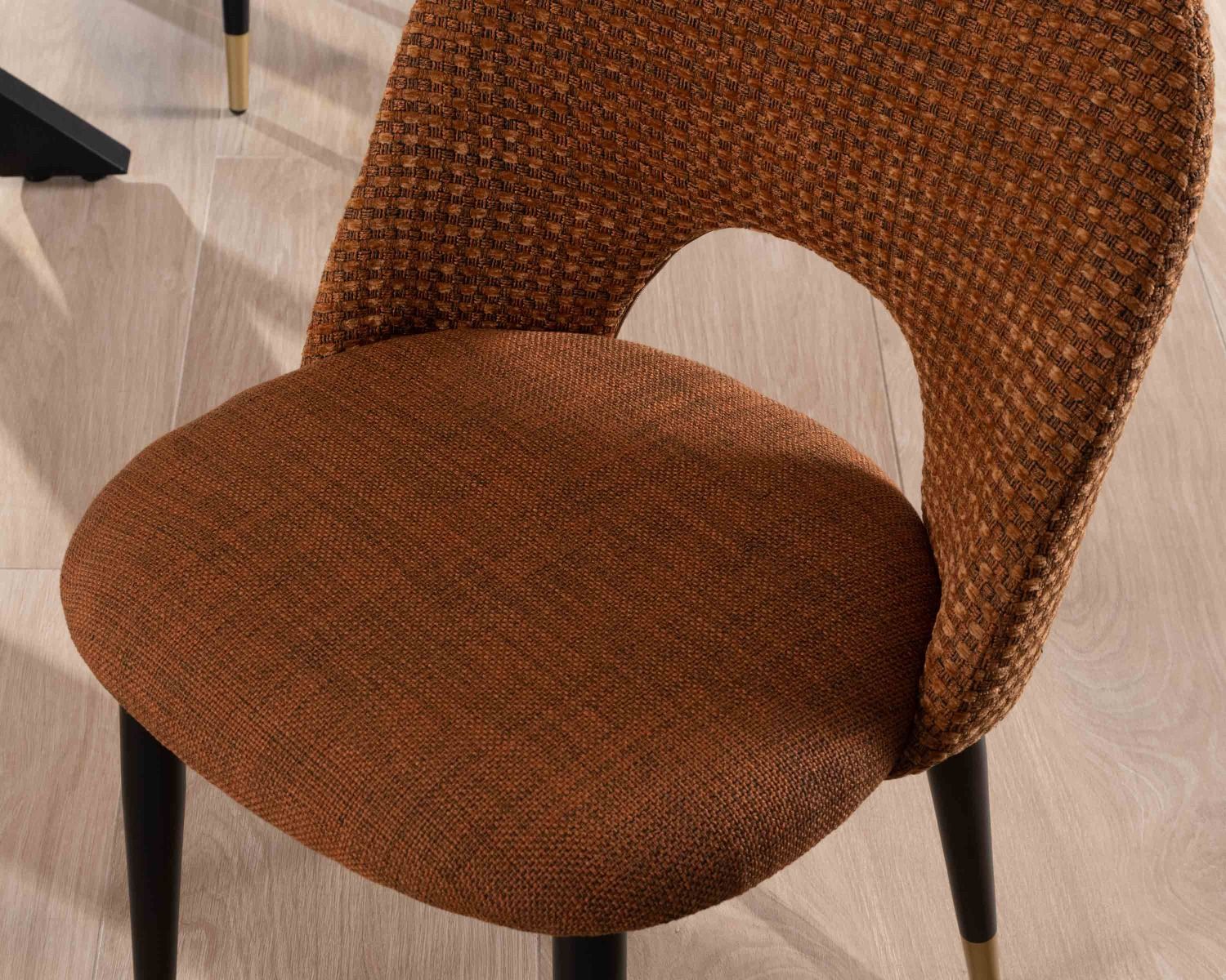 Lot de 2 chaises en tissu rouille et pieds métal laqué noir "Vermont"