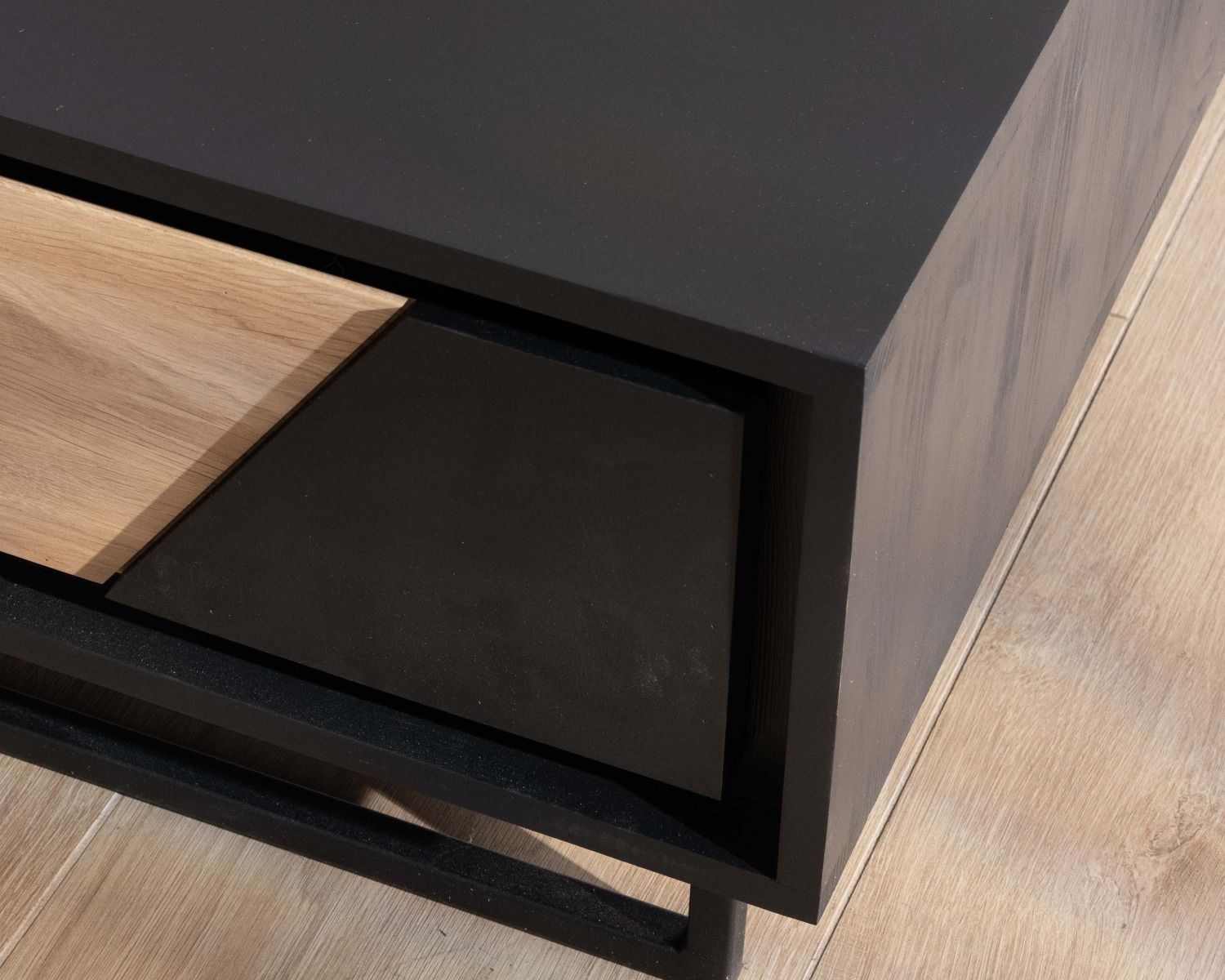 Meuble télé 140 cm en bois massif "Trace"