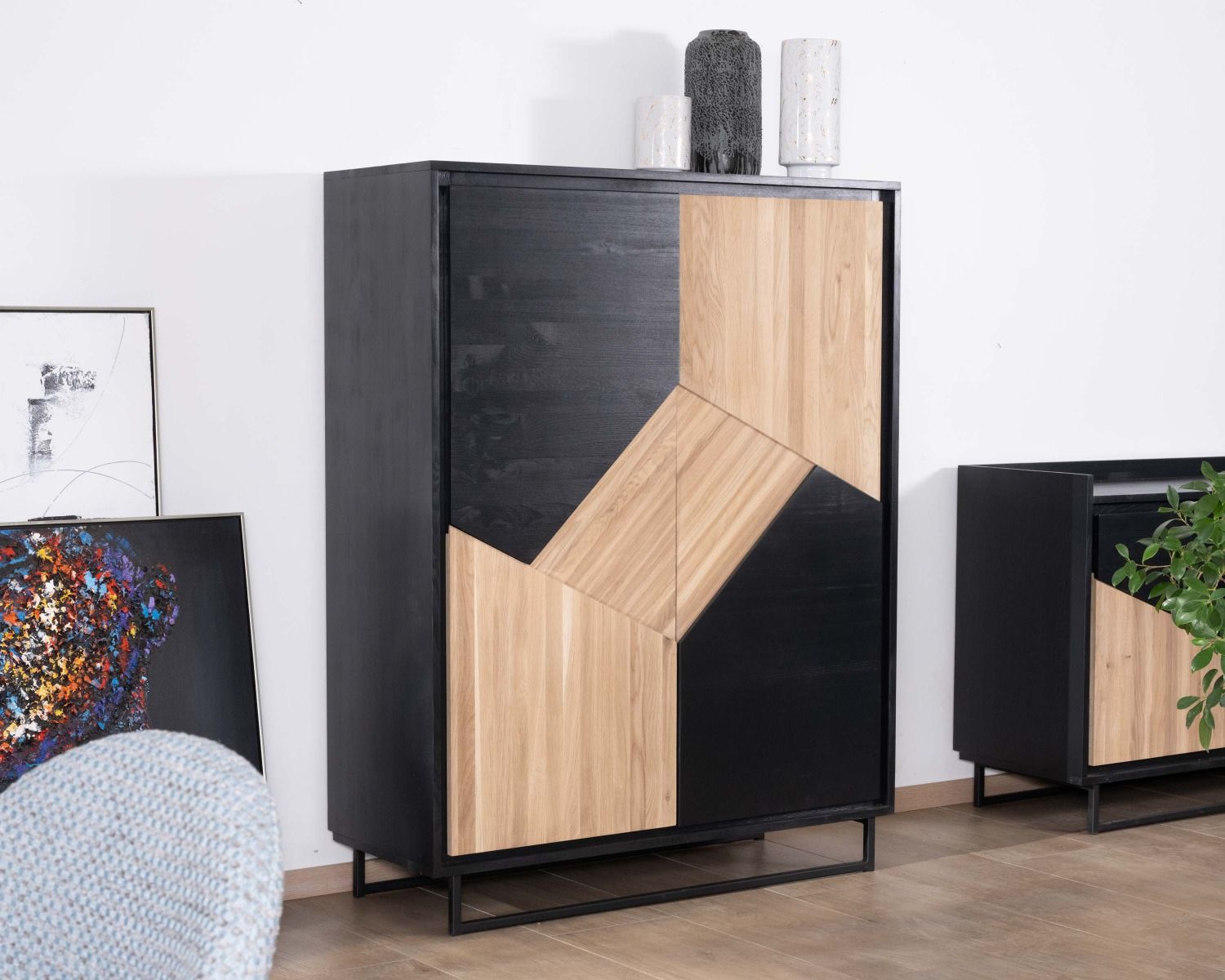 Armoire 2 portes en bois massif finition noire et huilée blanchie "Trace"