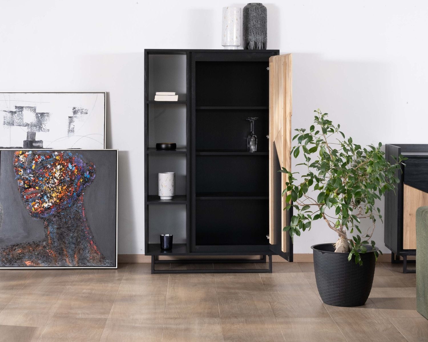 Armoirette à étagères en bois massif finition huilée blanchie et noir "Trace"