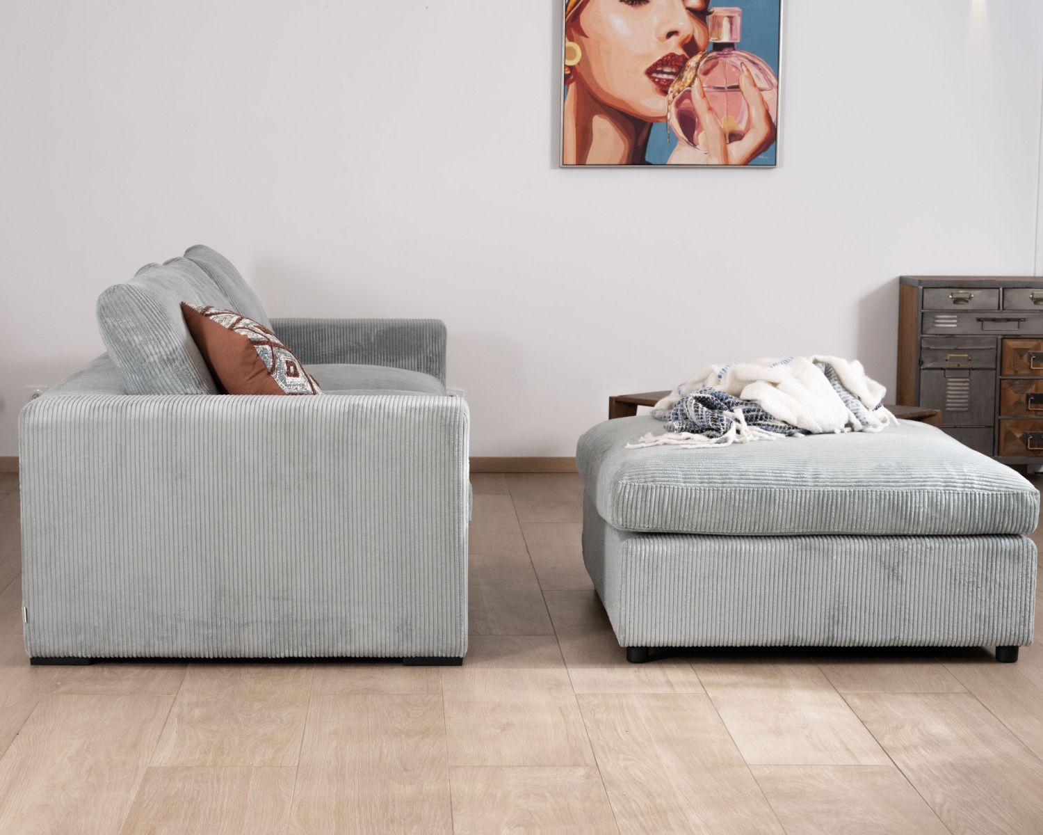 Grand canapé moelleux avec pouf modulaire "Tuléar" en velours côtelé bleu grisé