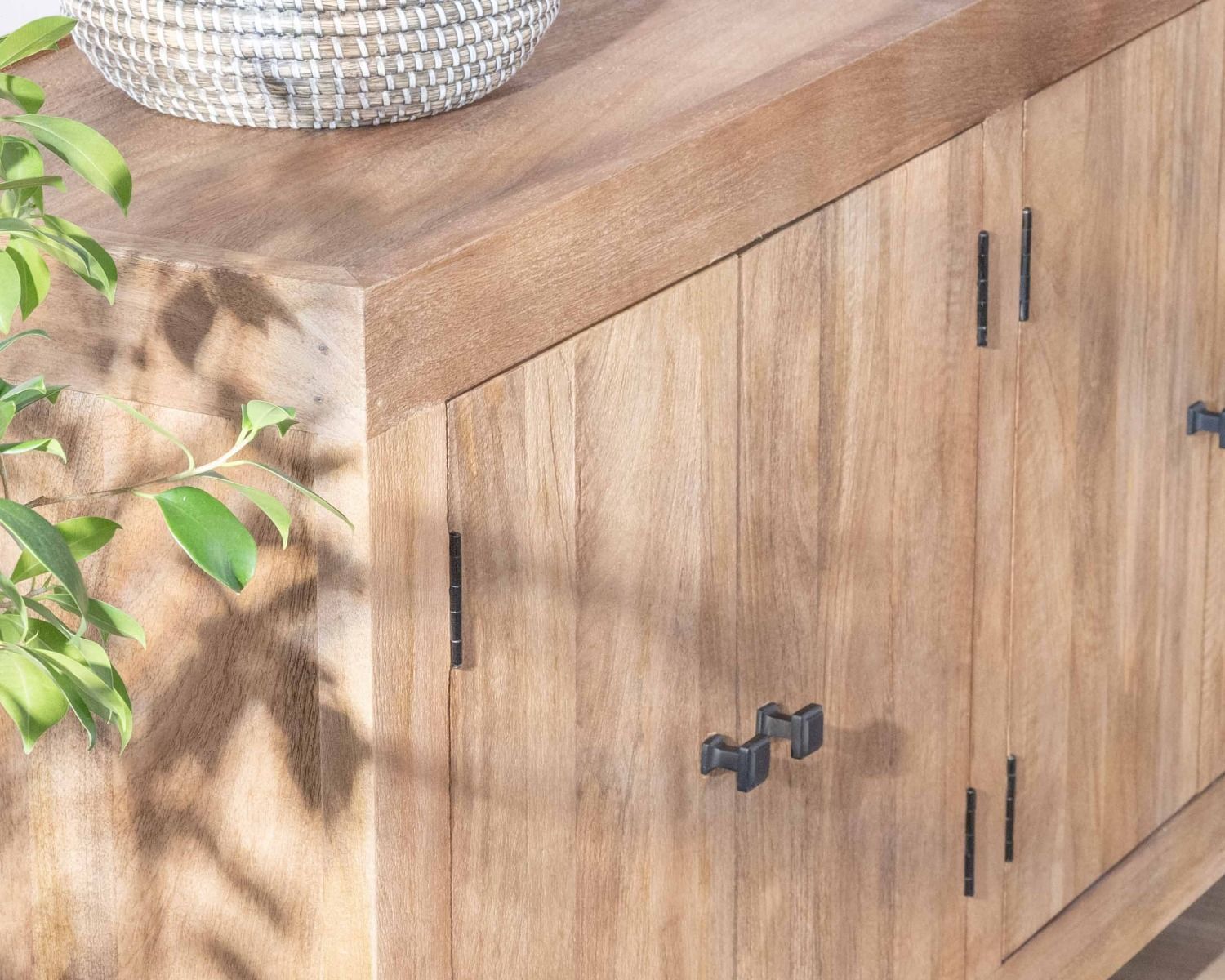 Enfilade en manguier massif 200cm finition sablée 6 portes "Maestro"