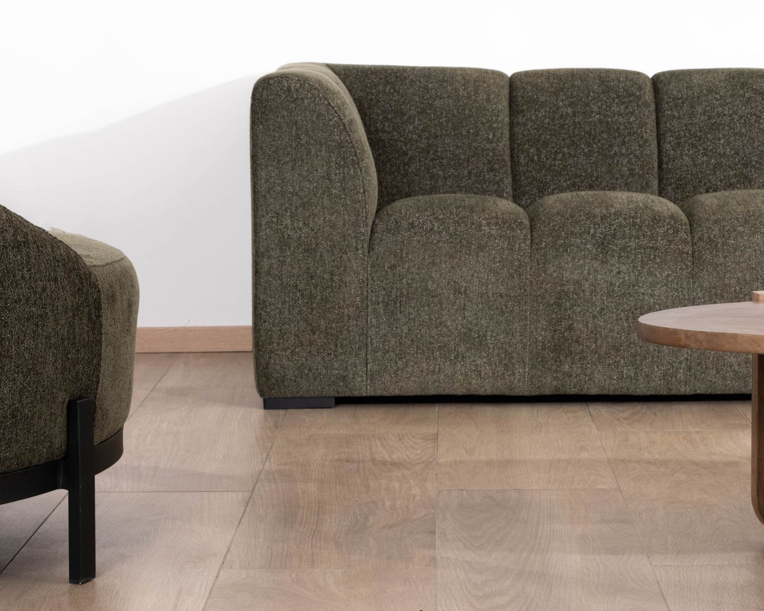 Canapé avec méridienne en tissu bouclette vert "Enjoy Home"