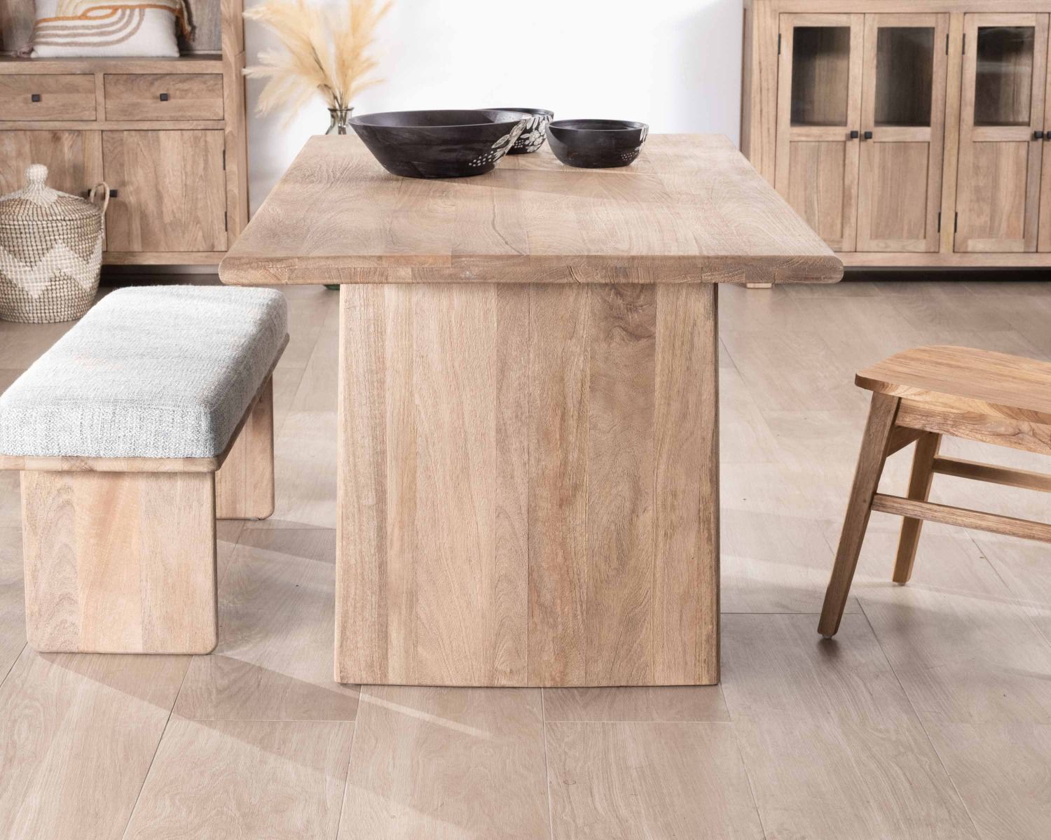 Table de salle à manger rectangulaire 180cm en manguier sablé pieds latéraux pleins "Maestro"