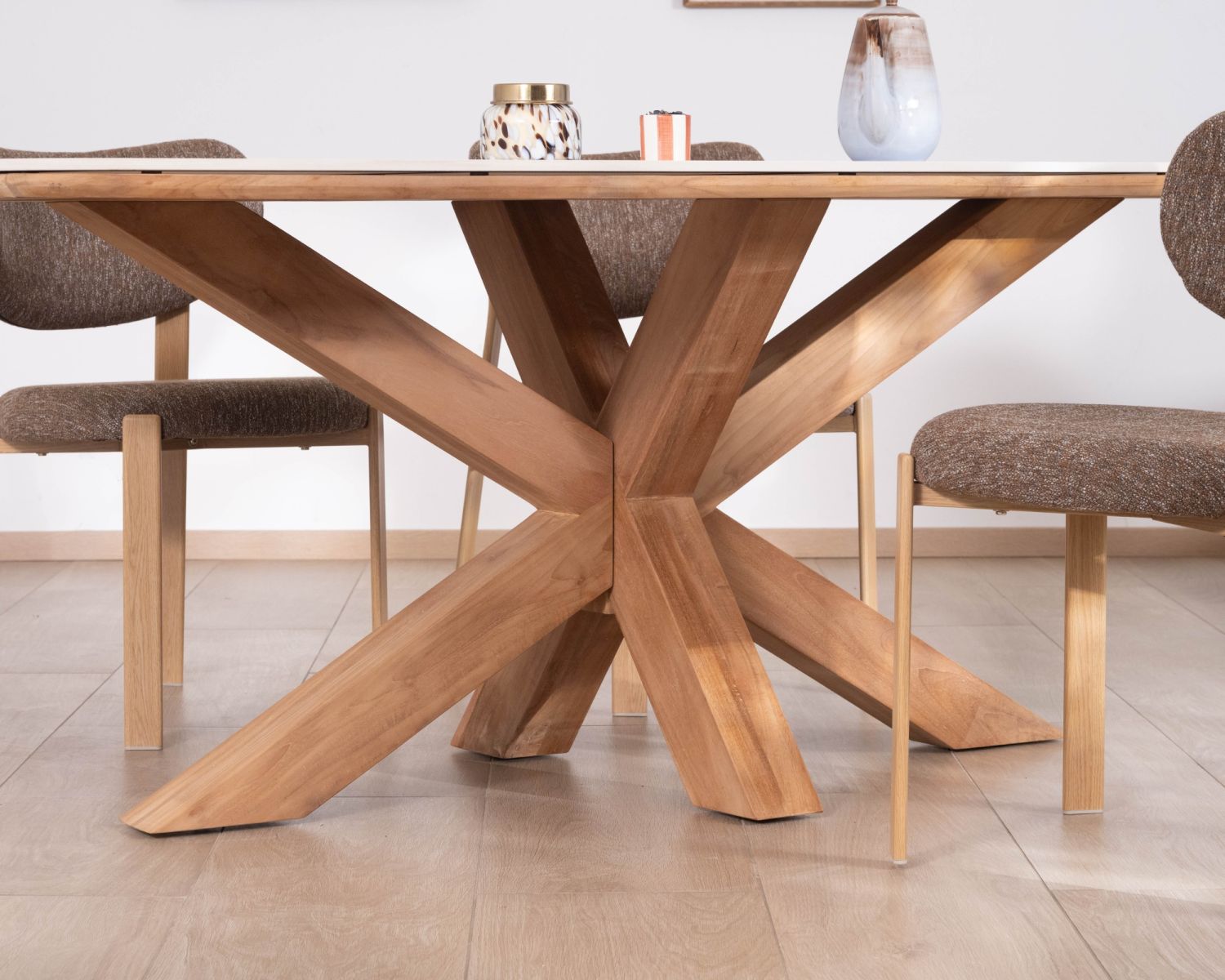 Table de jardin 240 cm en teck massif plateau céramique effet travertin "Avenor" piètement étoile