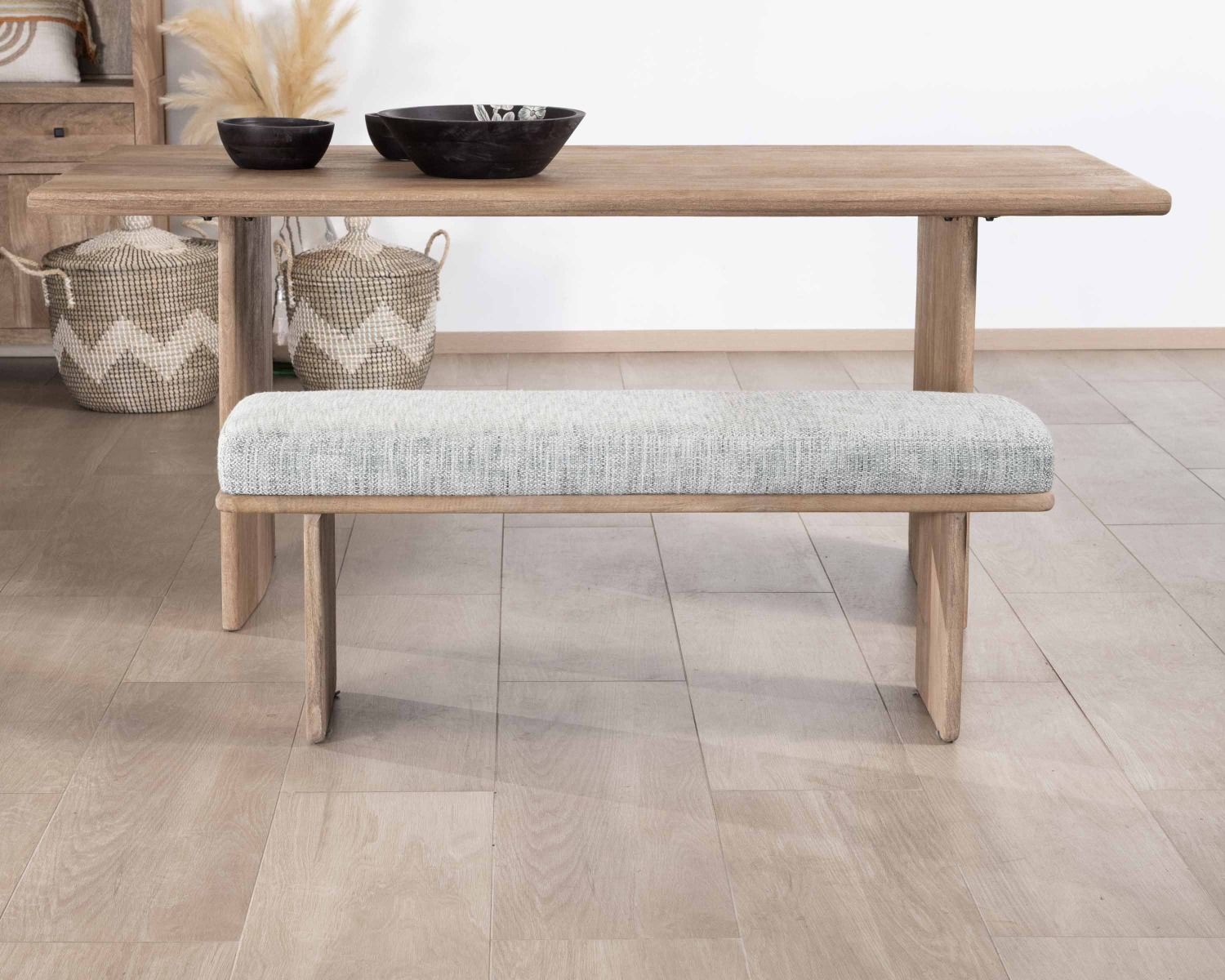 Banc élégant et confortable 120cm en manguier et assise rembourrée tissu gris chiné "Maestro"