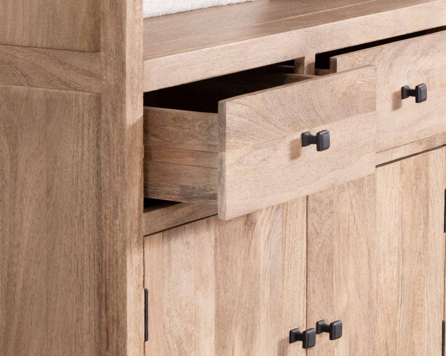 Buffet haut en manguier massif finition sablée largeur 87cm "Maestro"