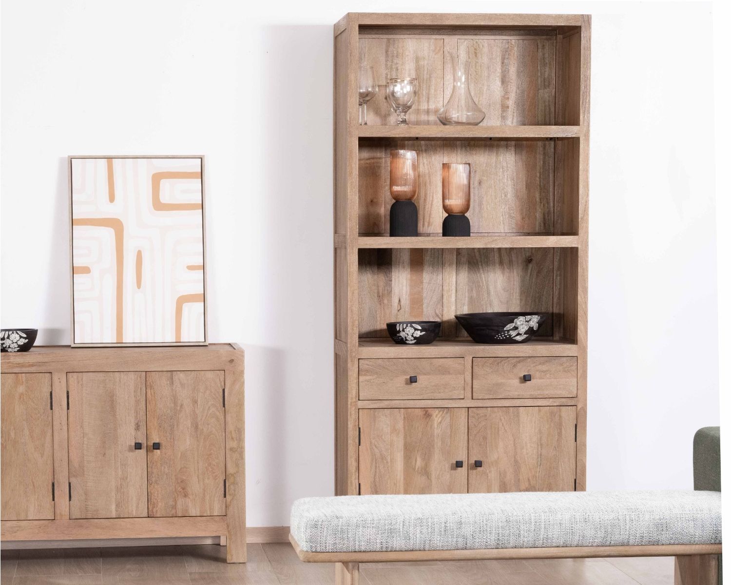 Buffet haut en manguier massif finition sablée largeur 87cm "Maestro"