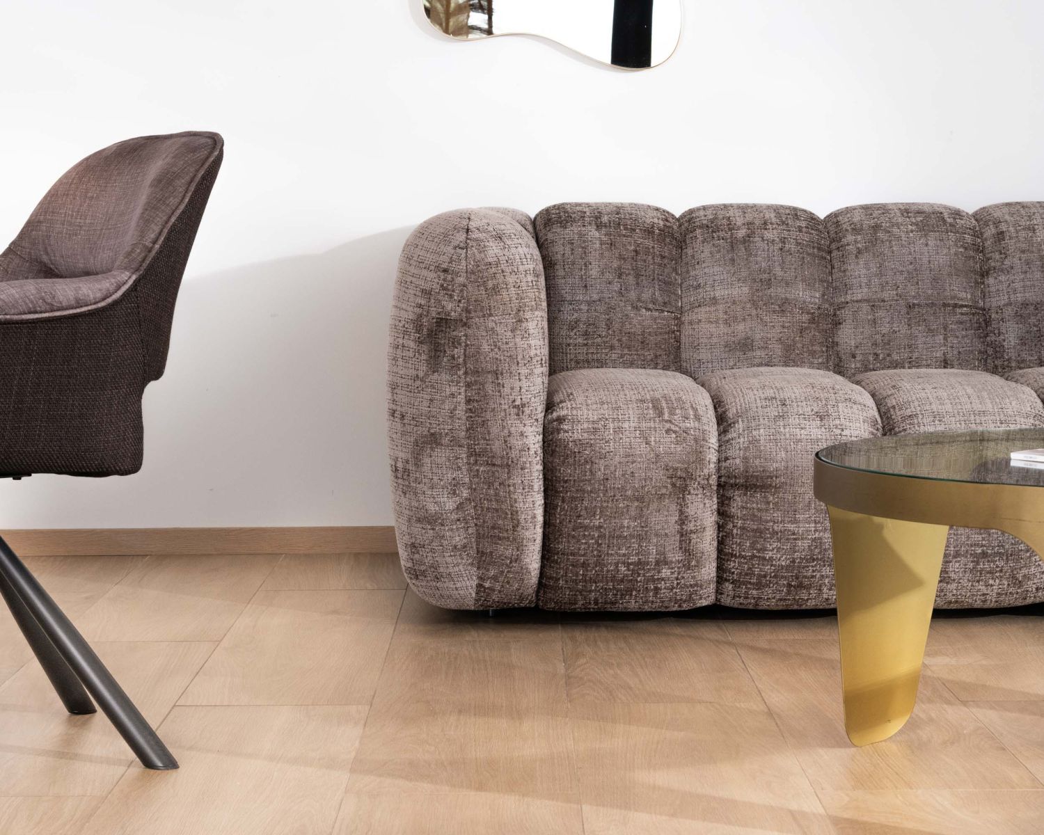 Canapé 3 places ultra-cosy en tissu velours gris cendré "Milow"