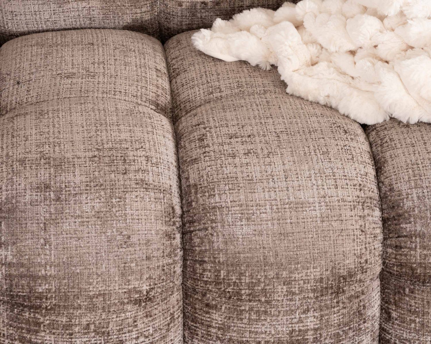 Canapé 3 places ultra-cosy en tissu velours gris cendré "Milow"