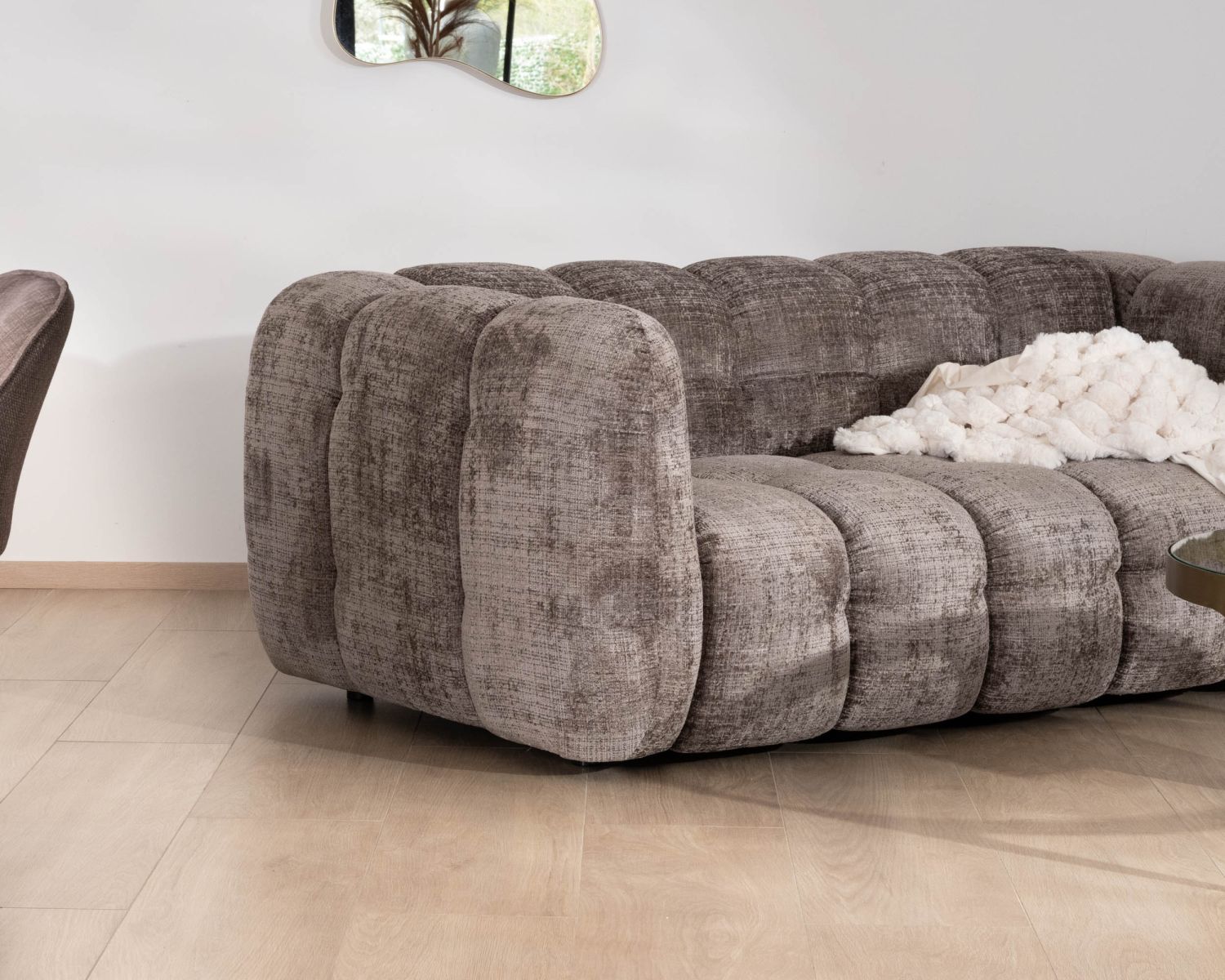 Canapé 3 places ultra-cosy en tissu velours gris cendré "Milow"