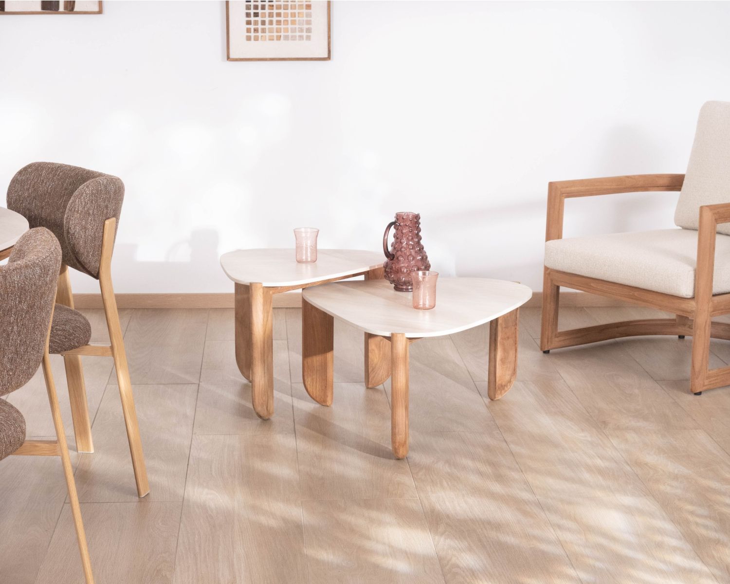 Grande table basse design organique intérieur / extérieur en teck massif et plateau céramique effet travertin "Osten"