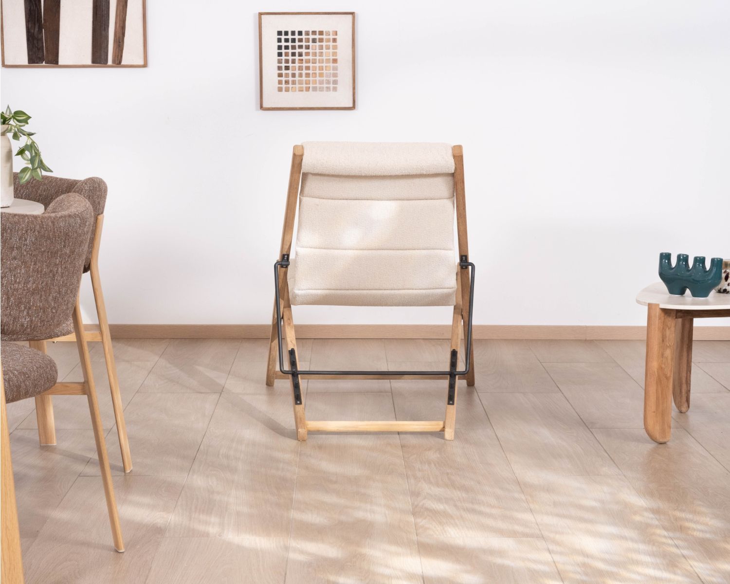 Chilienne matelassée en tissu bouclette écru et teck massif "Alizé" intérieur/extérieur