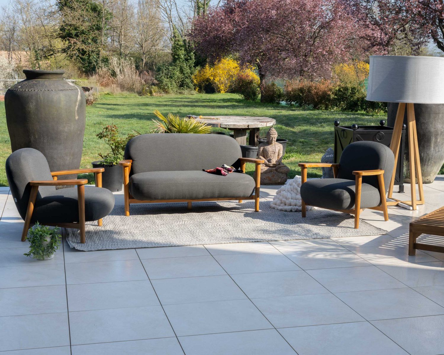 Ensemble canapé et fauteuil de jardin en tissu gris foncé "Aristochair"