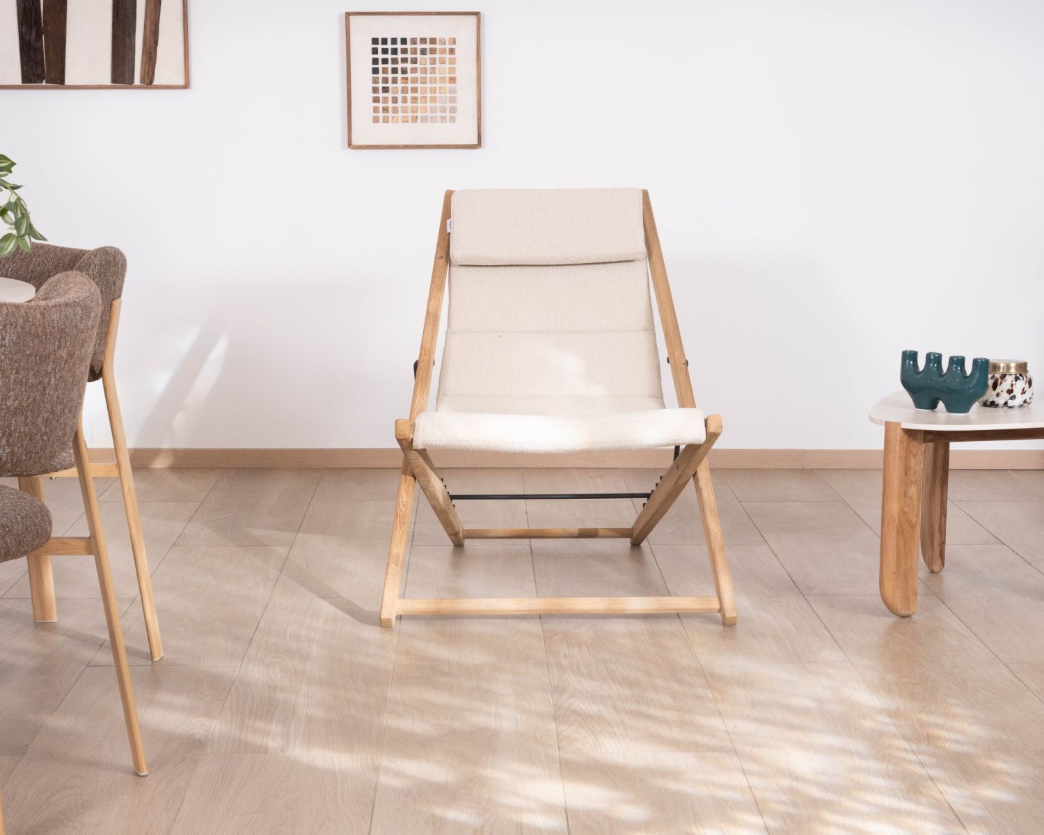 Chilienne matelassée en tissu bouclette écru et teck massif "Alizé" intérieur/extérieur
