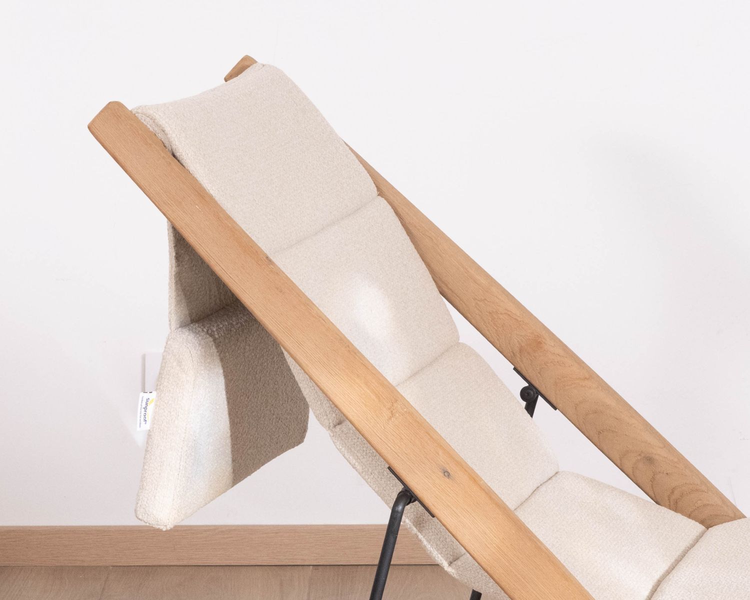 Chilienne matelassée en tissu bouclette écru et teck massif "Alizé" intérieur/extérieur